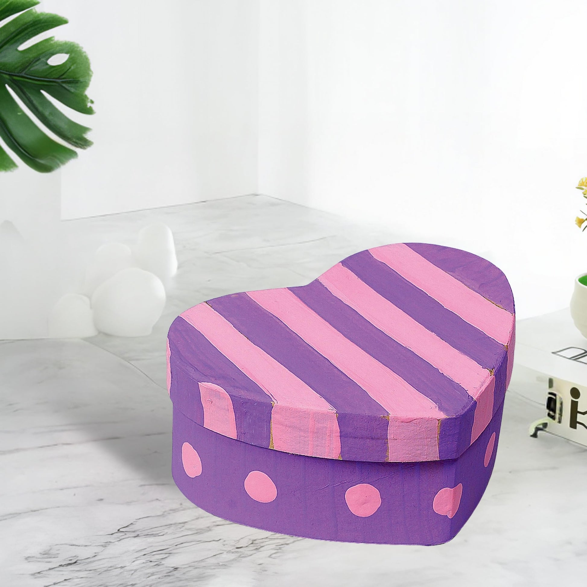 Fun Express Heart Shaped Box DIY Cardboard Boxes Assortment 12 Pack - Decorative with Lids for Valentine Craft Projects | Small Heart Boxes Round Box