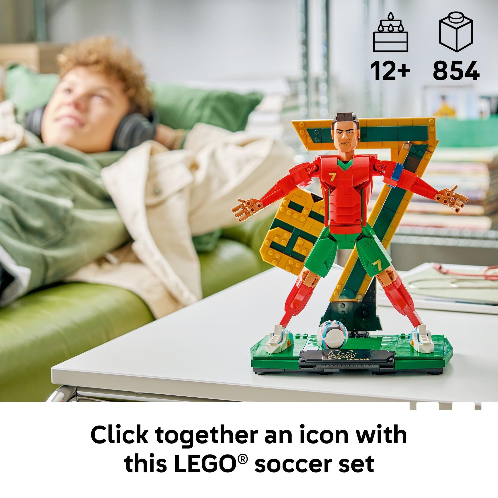 LEGO Editions Cristiano Ronaldo - Soccer Legend - Building Set for Boys & Girls, Ages 12+ - Collectible Soccer Gift with Plaque - Kids Bedroom or