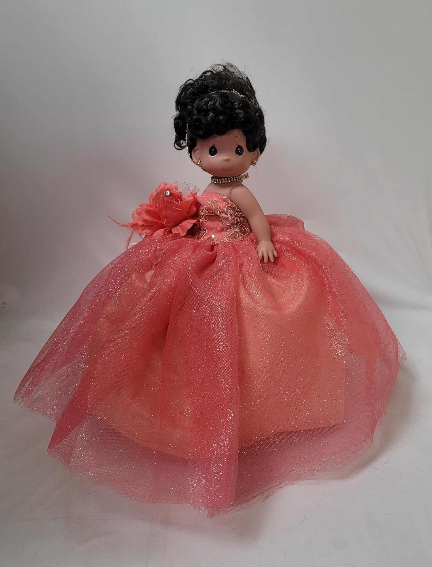 KINNEX COLLECTIONS SINCE 1997 17" Quinceañera Centerpiece Doll - Tulle Gown, Mis Quince Años Table Decoration & Keepsake ARC8421-20 (Flamingo)