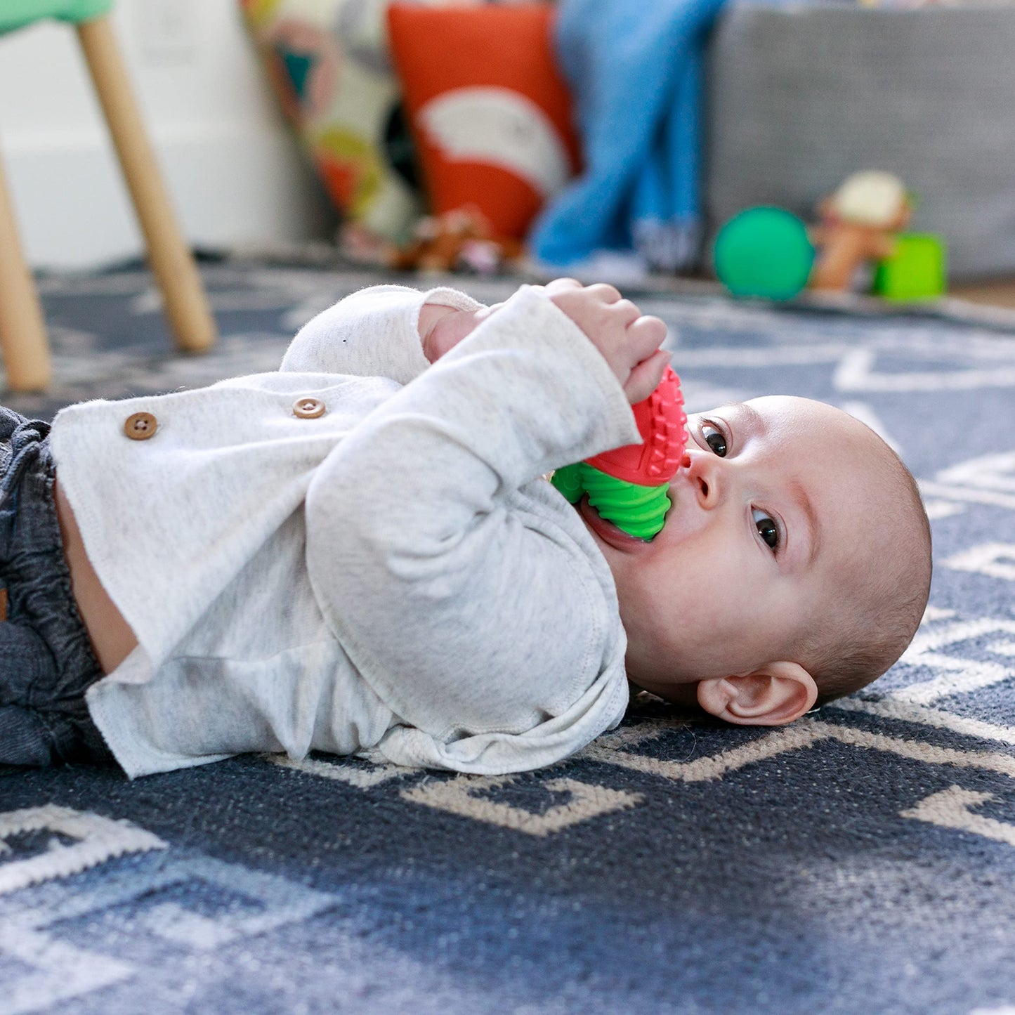 Infantino Lil' Nibbles Vibrating Baby Teether Apple
