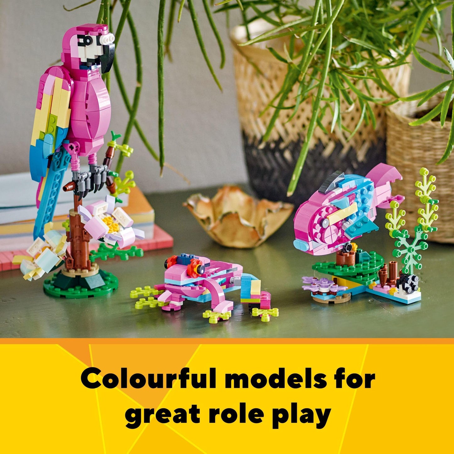 LEGO: Creator 3 in 1 Exotic Pink Parrot (253 Pieces, 31144)