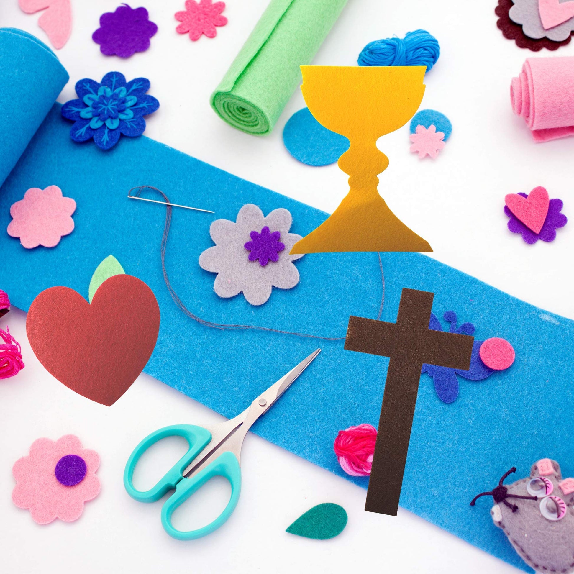 First Holy Communion Banner Kit Arts and Crafts for Catholic Children, DIY Sunday School Church Activity with Felt and Glitter Pens, 16 Inch