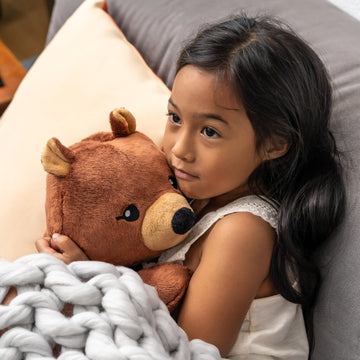 HUGIMALS Darby the Bear 20 Inch 4.5 lb Heavy Cute Sensory Weighted Comfort Plush | Large Unscented Washable Self Care Calming Stuffed Animal for Kids