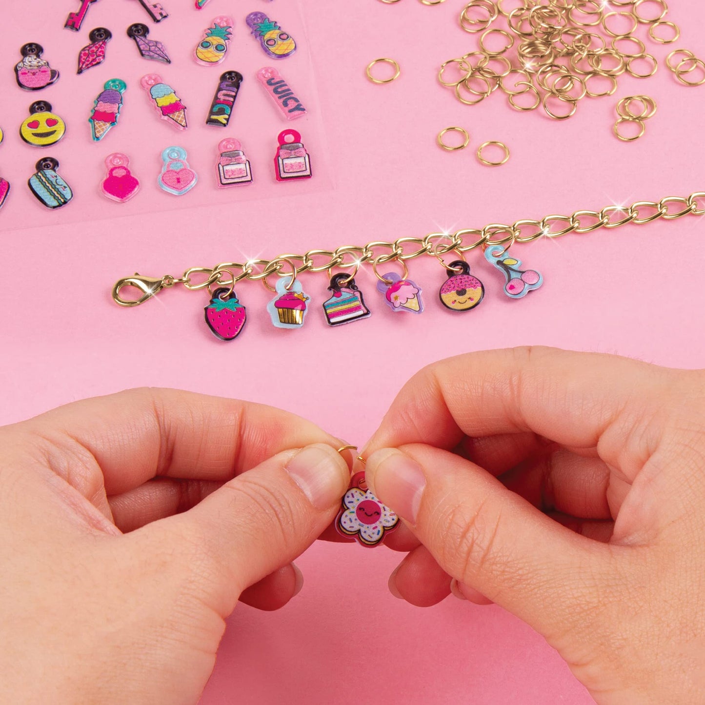 Make It Real - Juicy Couture Absolutely Charming Bracelet Making Kit - Kids Jewelry Making Kit - DIY Charm Bracelet Making Kit for Girls - Friendship