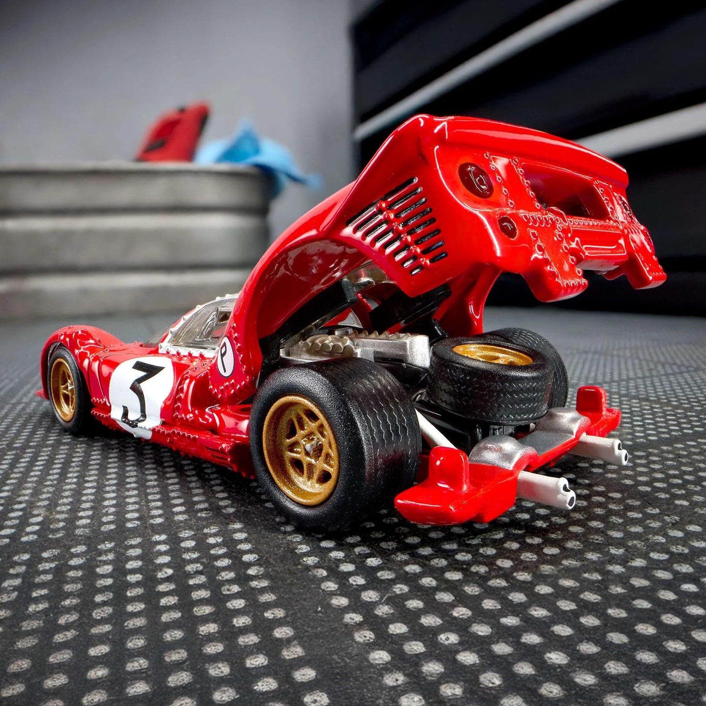 Hot Wheels Elite 64 1967 Ferrari 330 P4 - 1:64 Scale Premium Die-Cast Collector Car, Red Rosso Corsa with Opening Rear Clamshell & Real Riders Wheels