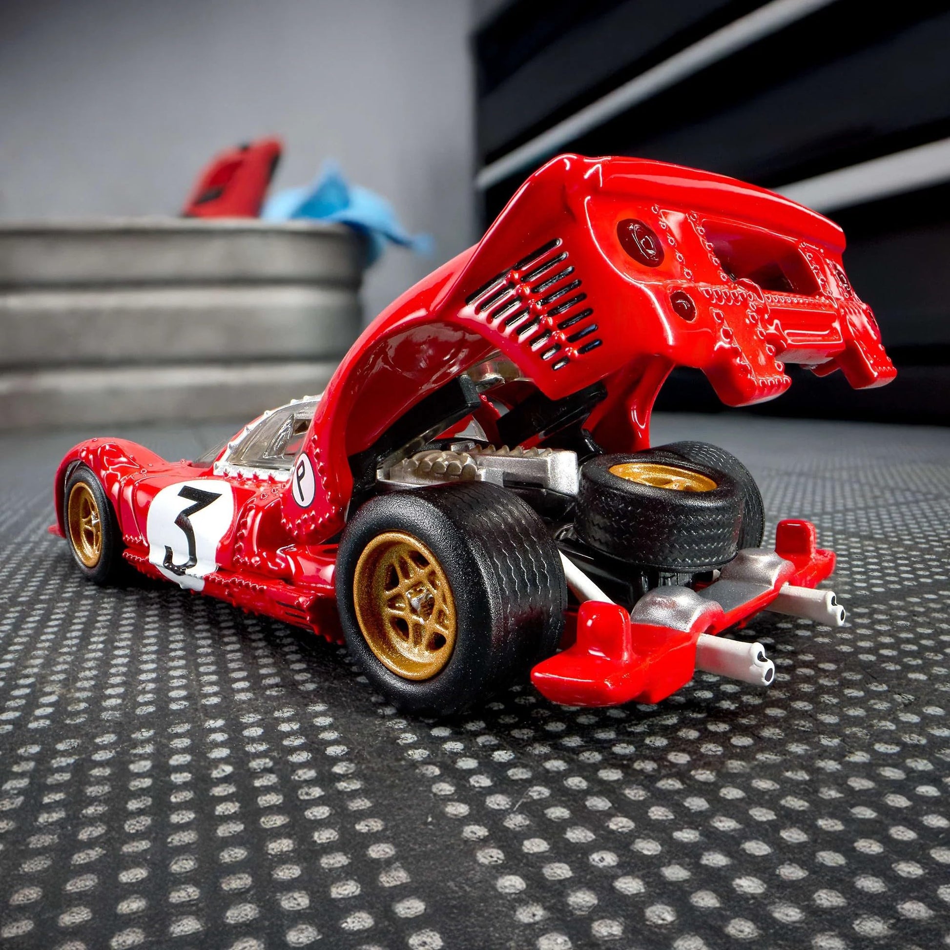 Hot Wheels Elite 64 1967 Ferrari 330 P4 - 1:64 Scale Premium Die-Cast Collector Car, Red Rosso Corsa with Opening Rear Clamshell & Real Riders Wheels