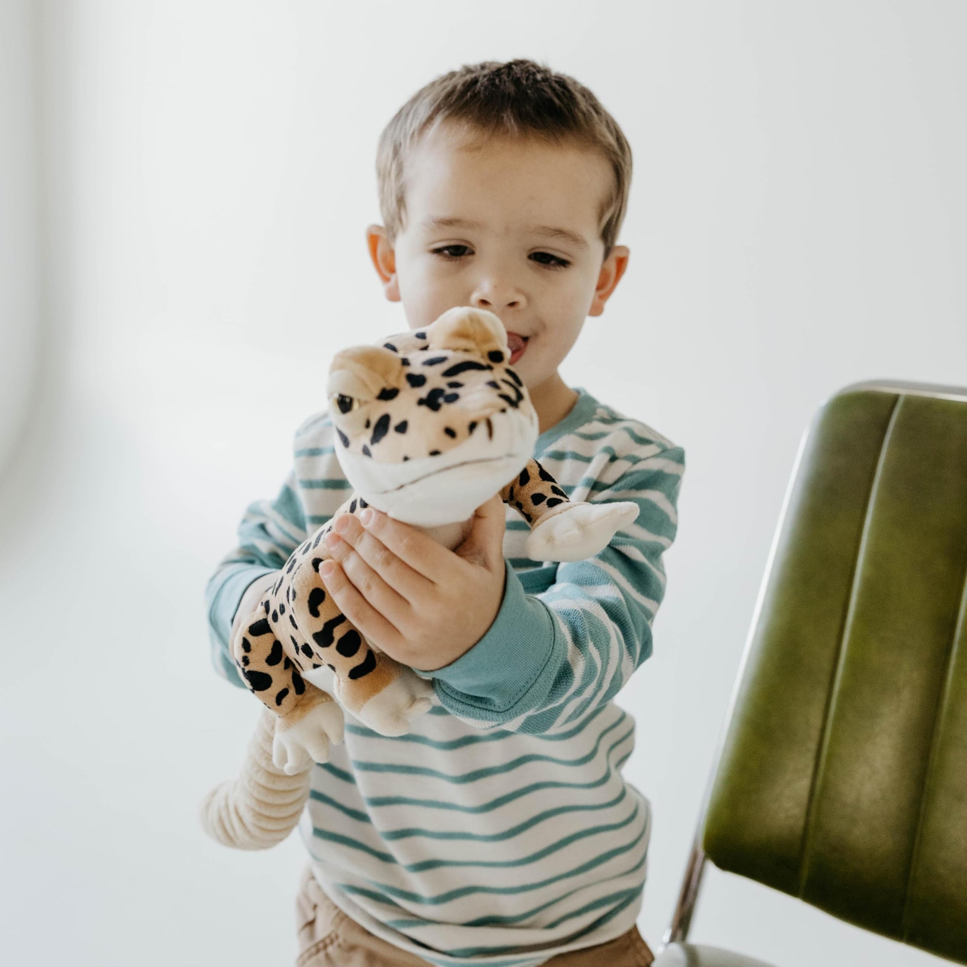 The Petting Zoo Leopard Gecko Stuffed Animal, Gifts for Kids, Wild Onez Zoo Animals, Leopard Gecko Plush Toy 24 inches