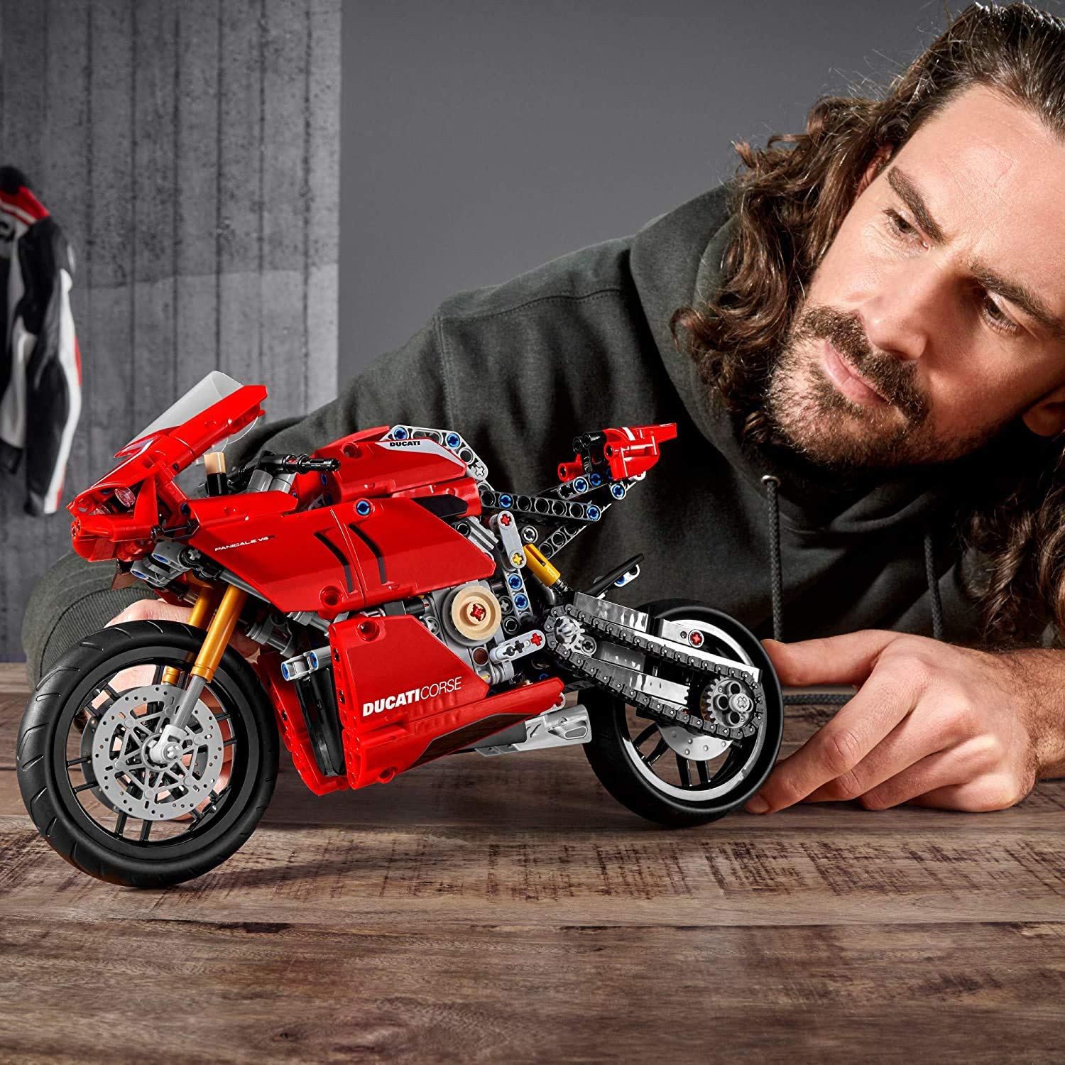 LEGO Technic Ducati Panigale V4 R Motorcycle 42107 Building Set - Collectible Superbike Display Model Kit with Gearbox and Working Suspension, Fun