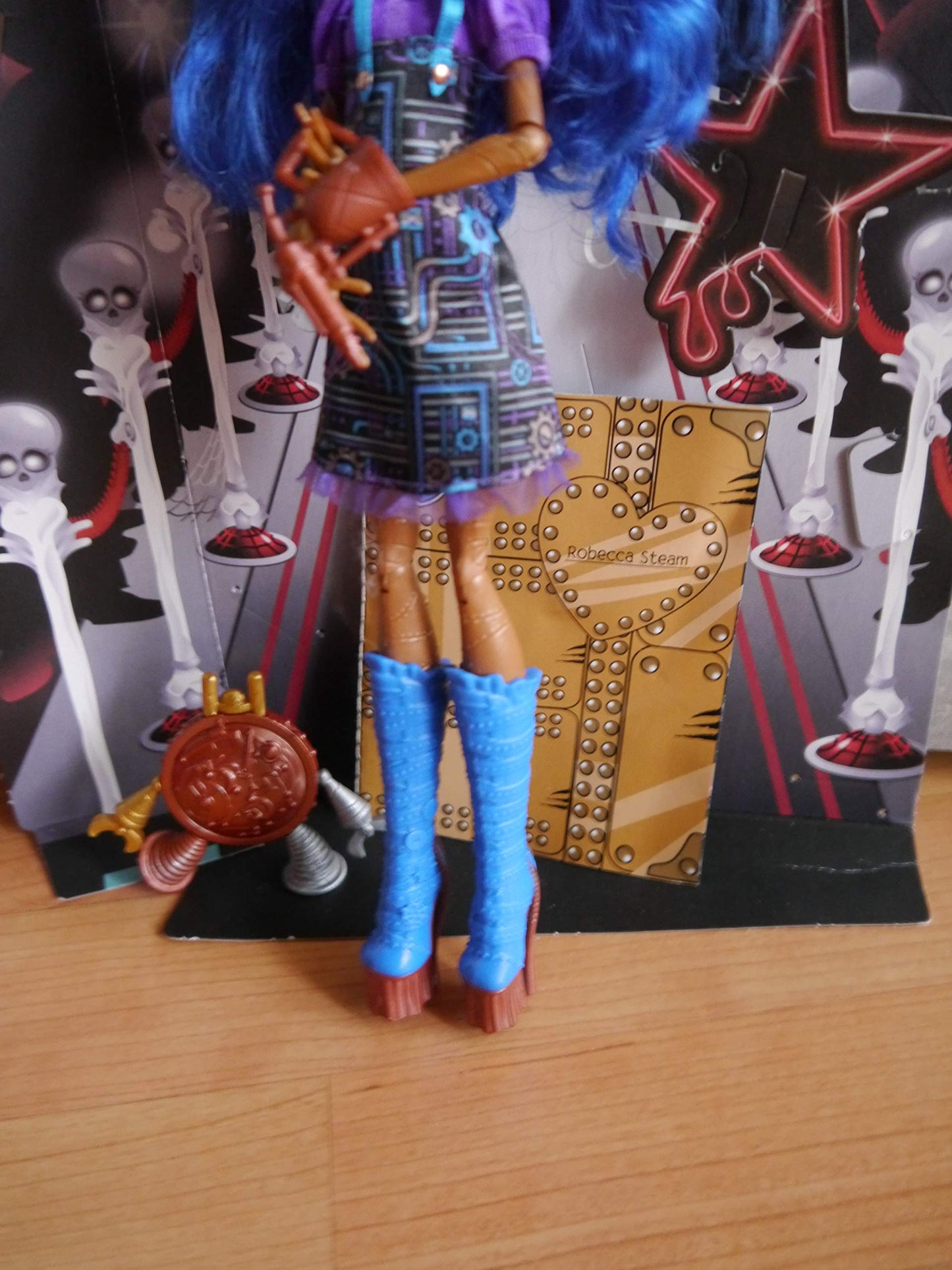 Monster High Art Class Robecca Steam Doll