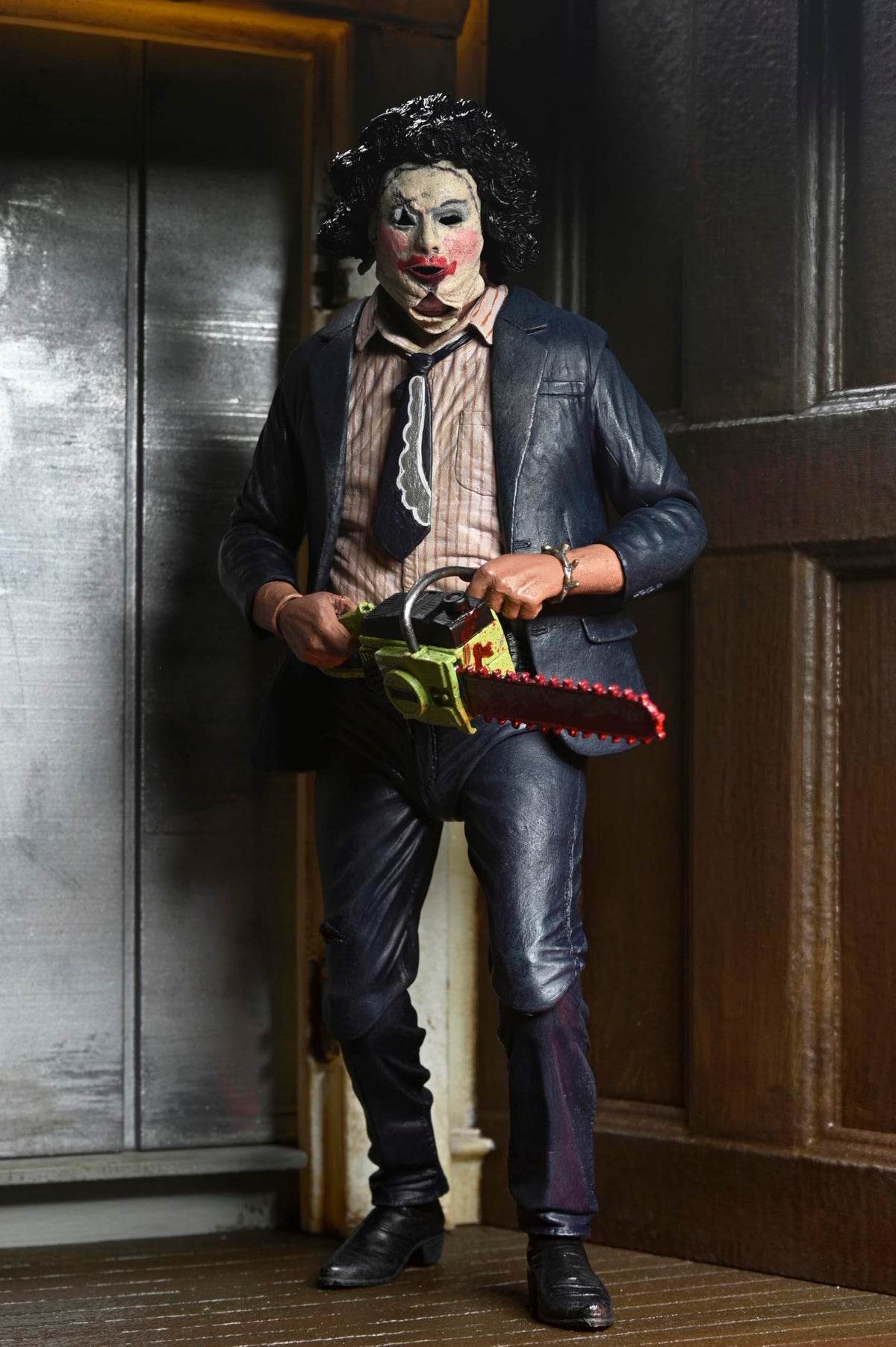NECA - Texas Chainsaw Massacre - 7" Scale Action Figure - 50th Anniversary Ultimate Pretty Woman Leatherface