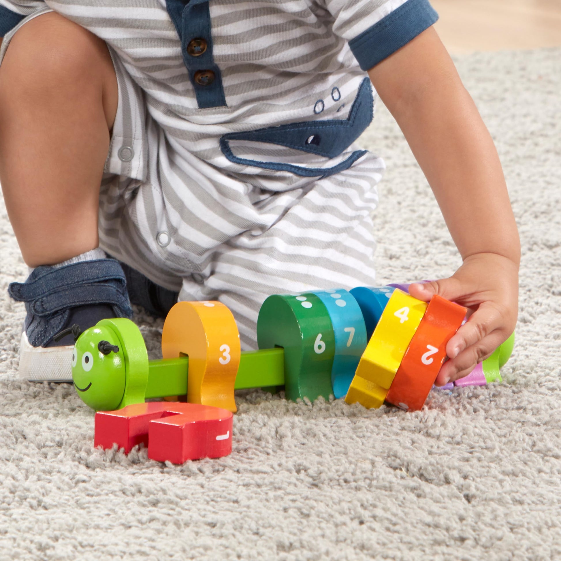Melissa & Doug Counting Caterpillar - Classic Wooden Toy with 10 Colorful Numbered Segments