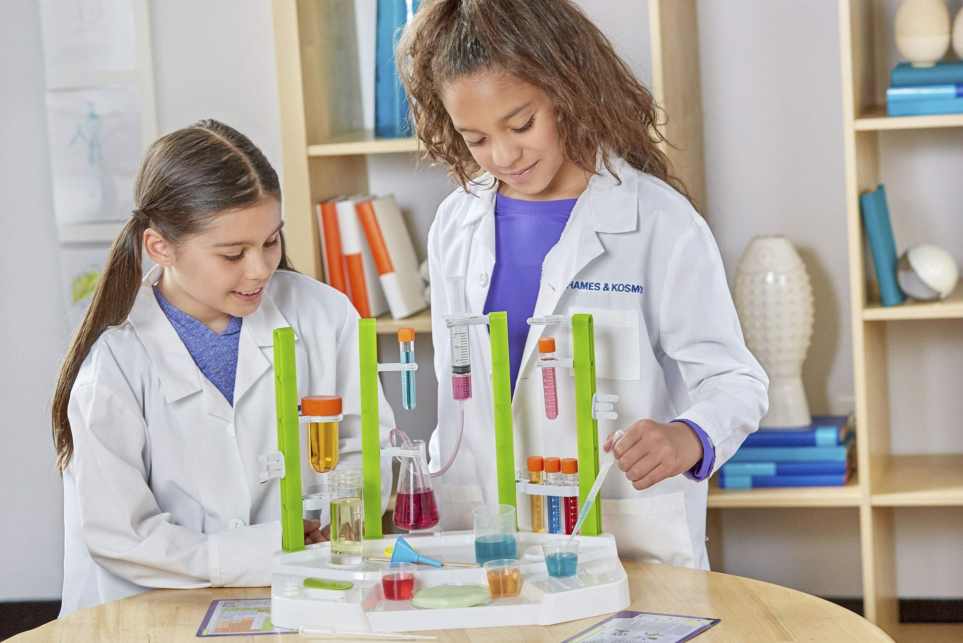Thames & Kosmos Ooze Labs Chemistry Station Science Experiment Kit, 20 Non-Hazardous Experiments Including Safe Slime, Chromatography, Acids, Bases