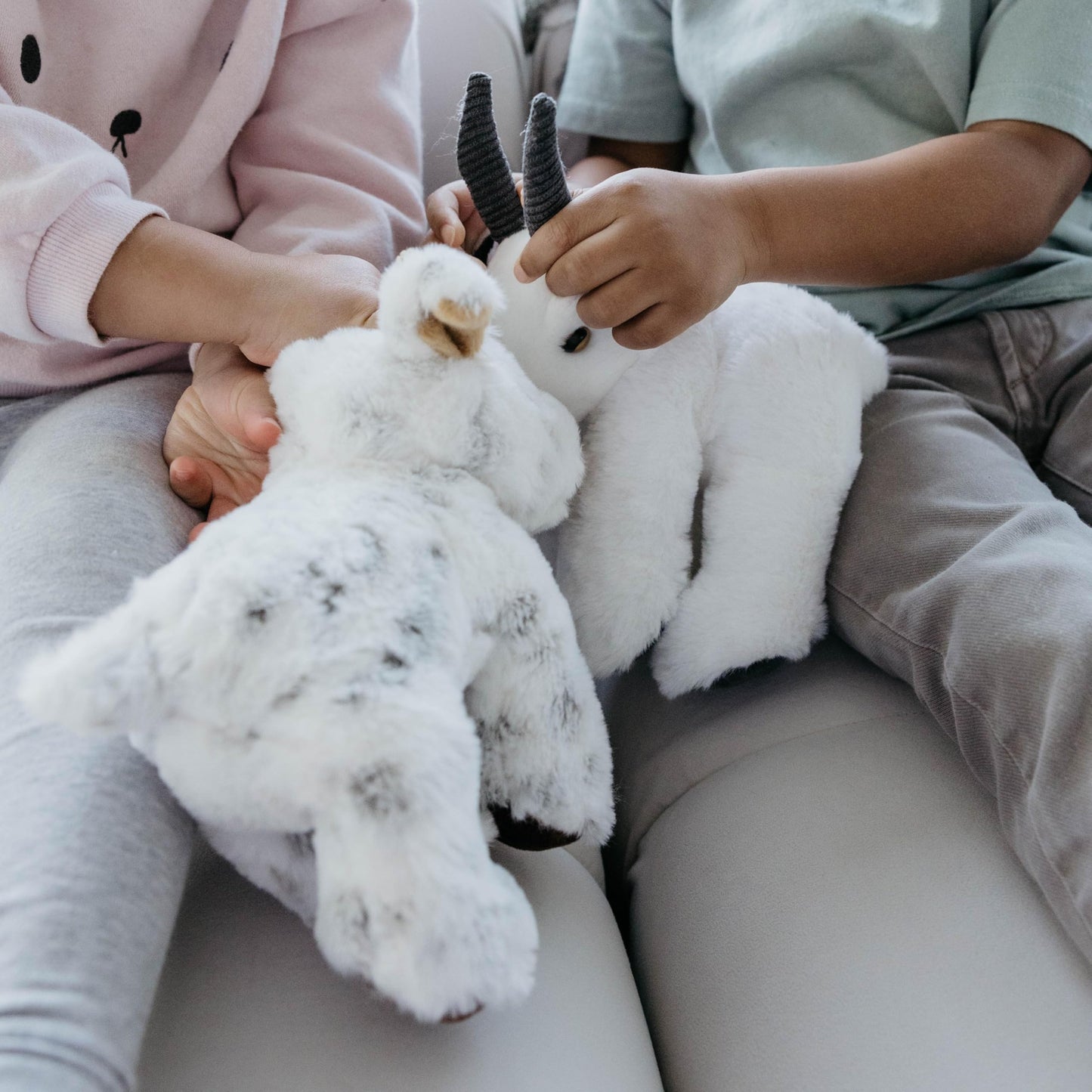 The Petting Zoo Goat Stuffed Animal Plushie, Gifts for Kids, Wild Onez Wildlife Barn Animals, Goat Plush Toy 9 inches