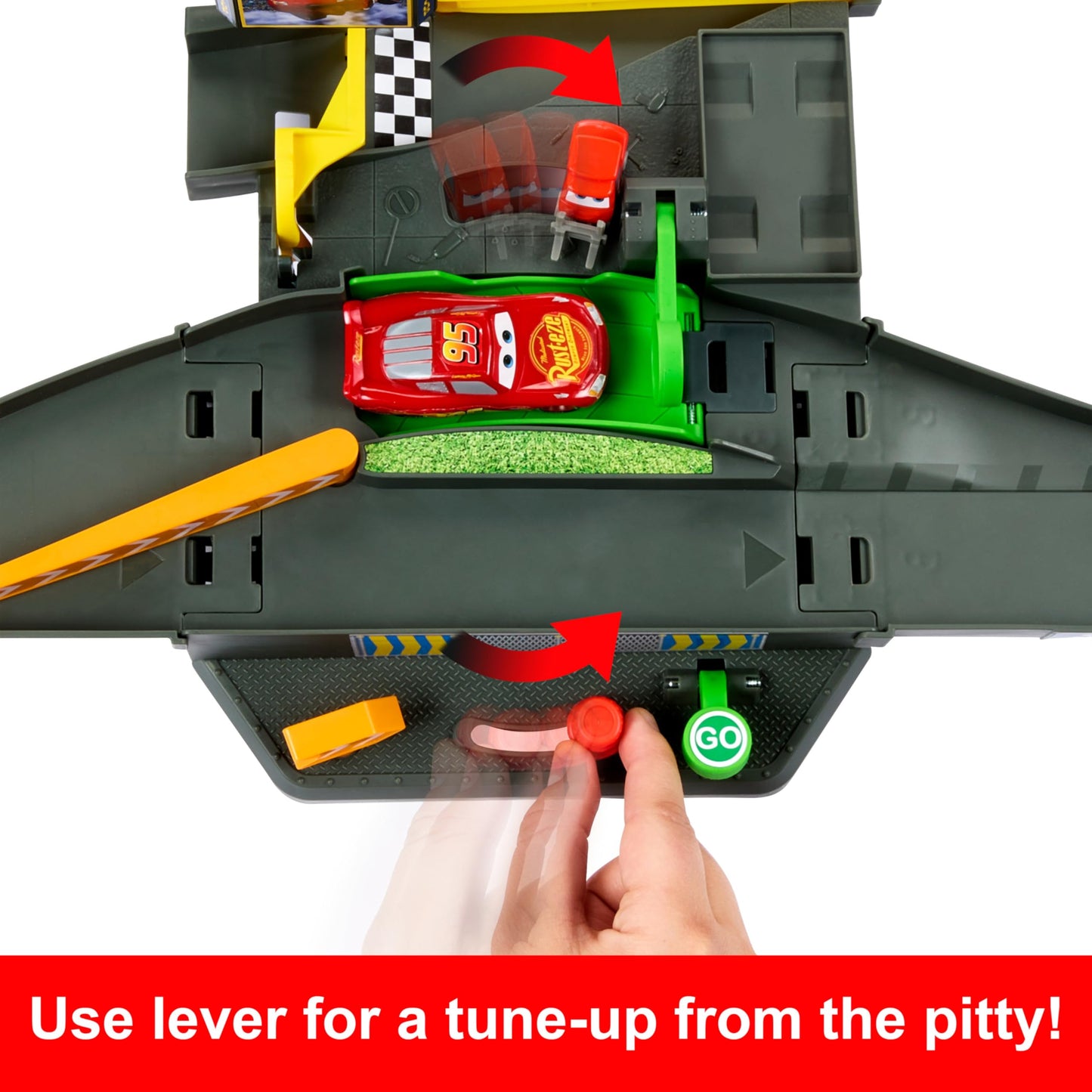 Mattel Disney Pixar Cars Track Set, Piston Cup Action Speedway Playset with 1:55 Scale Lightning McQueen Die-Cast Toy Car