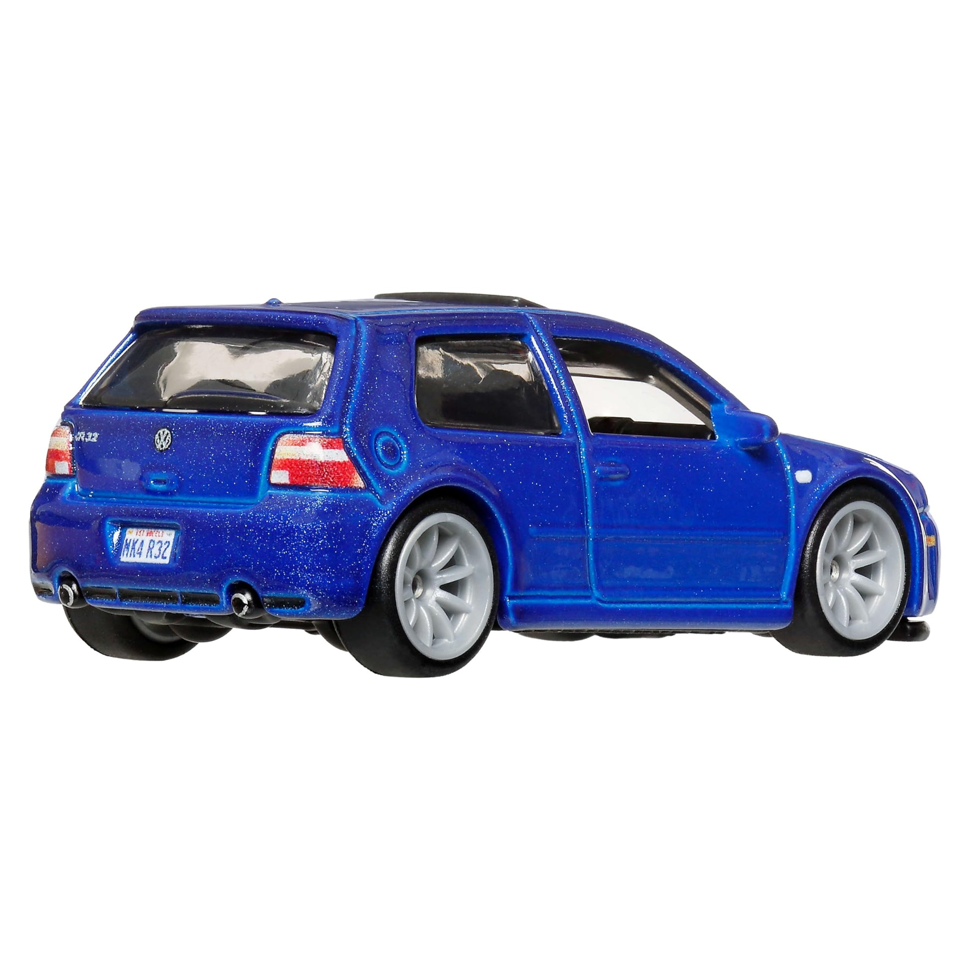 Hot Wheels Premium Car Culture Pack with Two Vehicles (2004 Volkswagen Golf R32 & Volkswagen Golf MK7) to 1:64 Scale, Real Riders, Metal/Metal