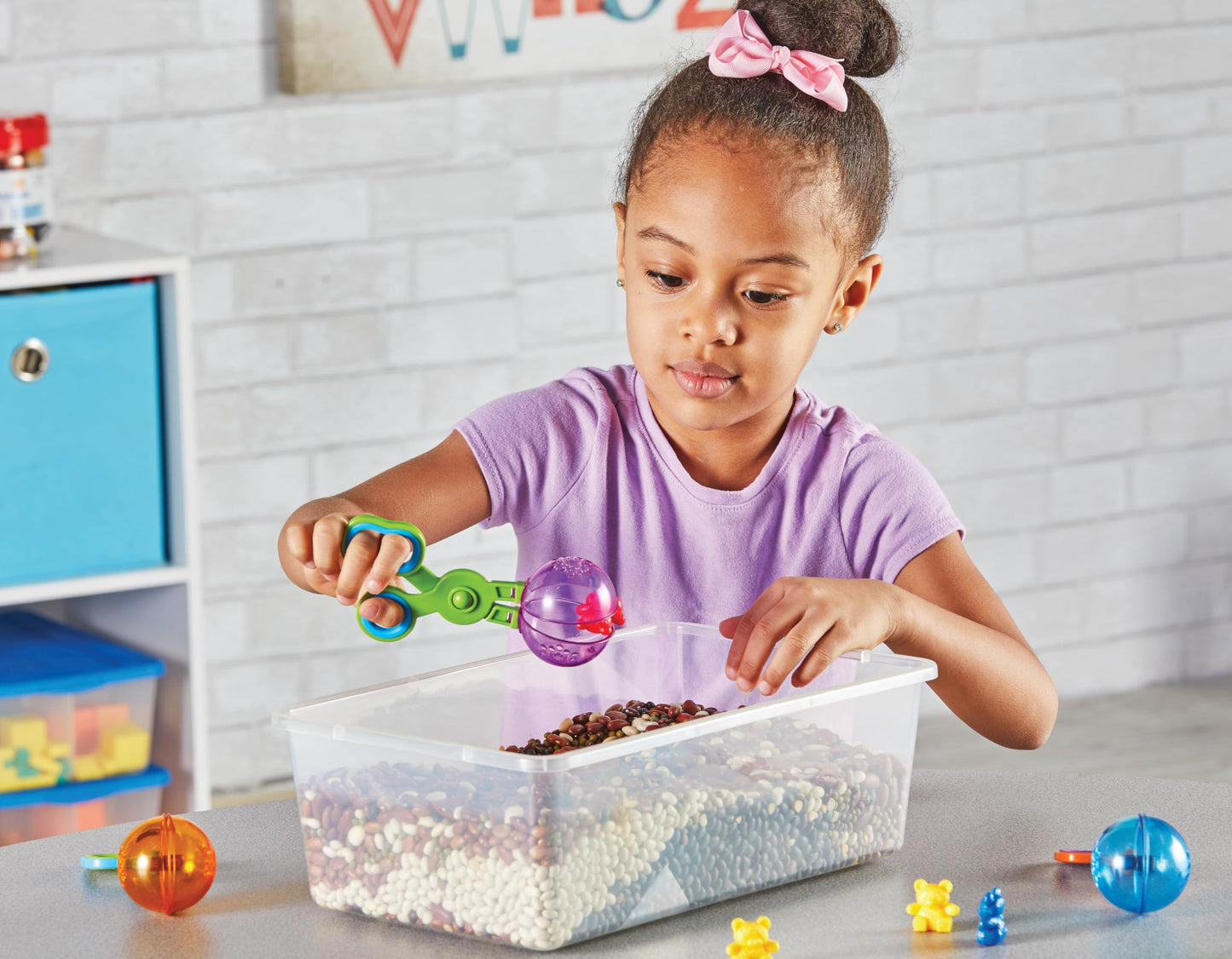 Learning Resources Handy Scoopers - Sensory Bin Sand Toys, Fine Motor, Montessori Kids, Plastic Tweezers, Homeschool Preschool Supplies, Gifts
