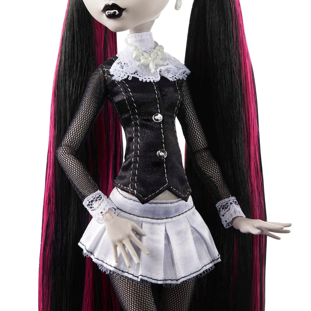 Monster High Reel Drama Doll, Draculaura in Black and White, Collectible Reproduction with Doll-Size and Life-Size Posters, Horror Flick Theme