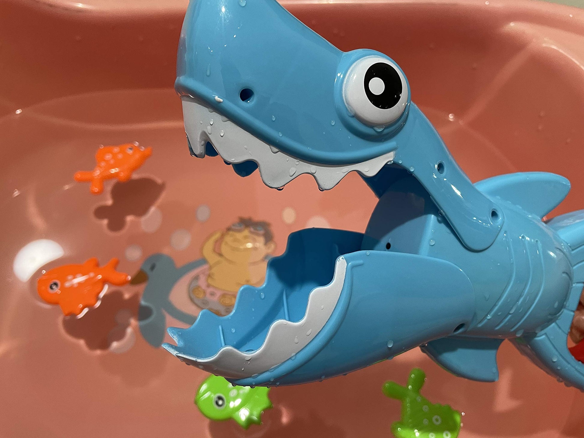 INvench Shark Grabber Baby Bath Toys - Blue Shark with Teeth Biting Action Include 4 Toy Fish - Bath Toys for Kids Ages 4-8 Boys Girls Toddlers Pool