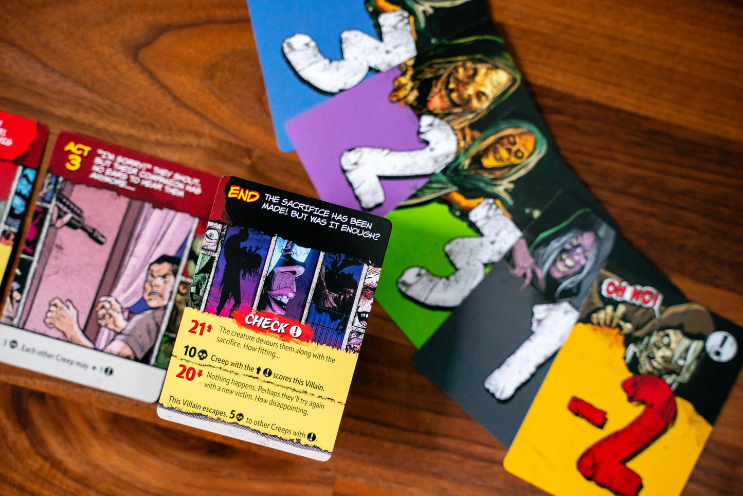 Skybound Games Creepshow - Twisted Storytelling Card Game for 2-5 Players, Ages 14+ - Strategy, Suspense and Deception in a Ghoulish Horror-Themed