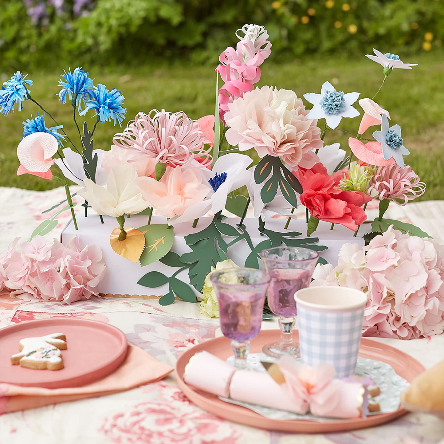 Meri Meri Hazel Gardiner Spring & Summer Table Centerpiece (Pack of 1)