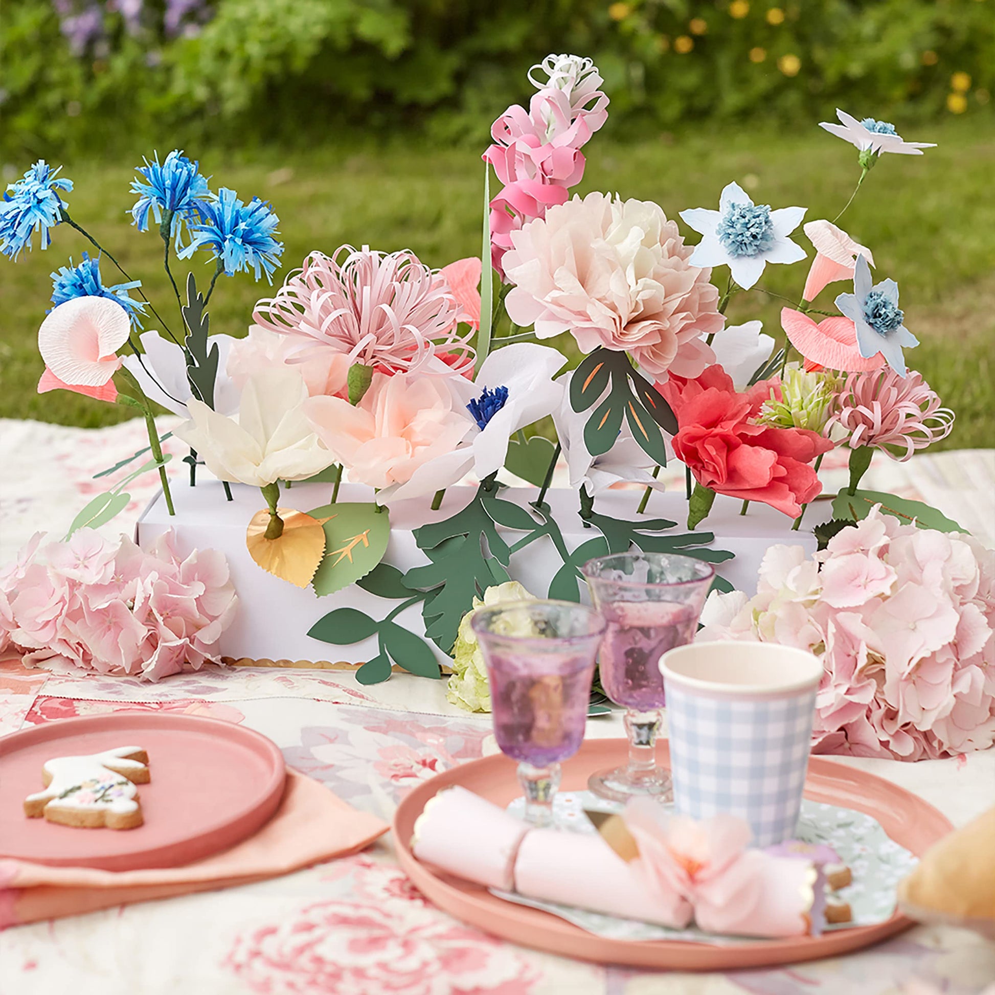 Meri Meri Hazel Gardiner Spring & Summer Table Centerpiece (Pack of 1)