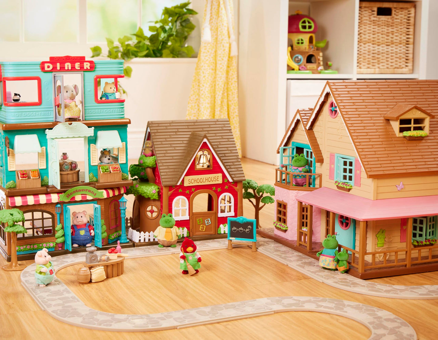 Li’l Woodzeez Farm Set, 4 Posable Animal Toy Figures, Friendz Club