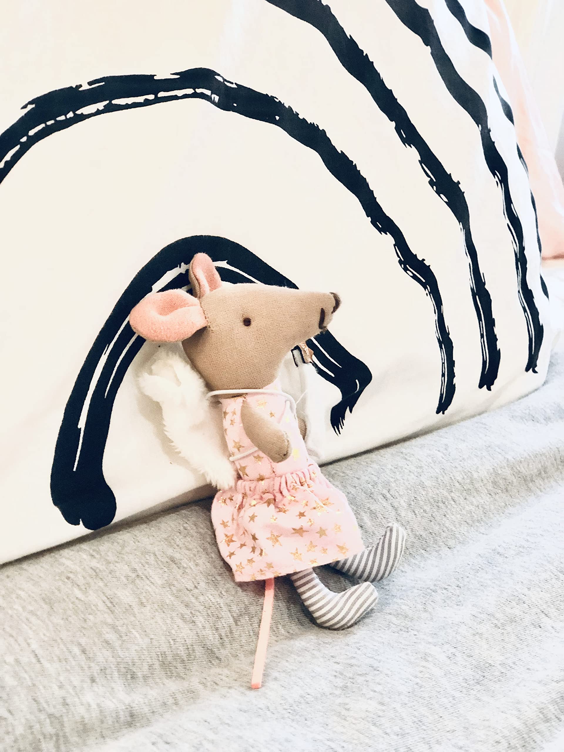 LEVLOVS Cat in shoebox with Mouse Purse Linen Doll
