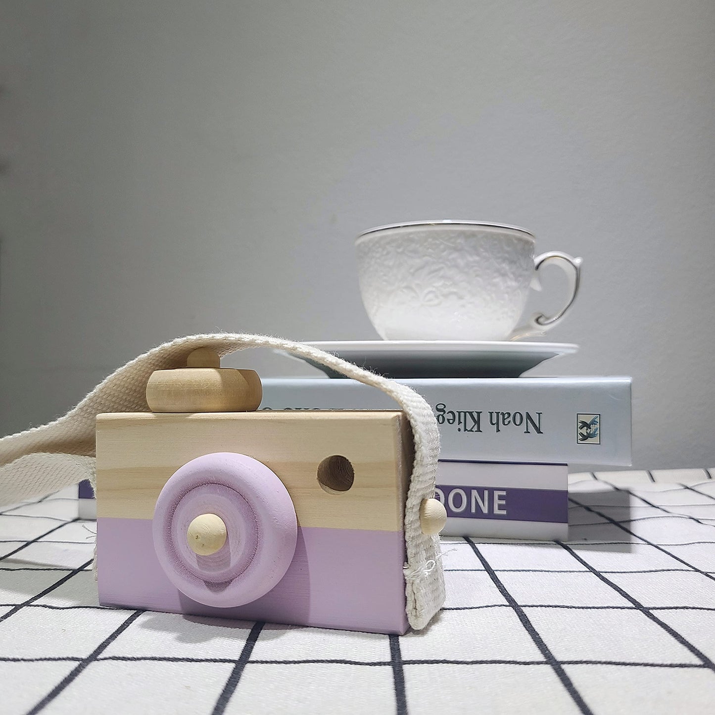 Cynzia Baby Wooden Mini Camera Toy, Kid Cute Mini Sharpe Toy Neck Hanging Photographed Props for Toddlers Children Kids' Room Hanging Decor Gift