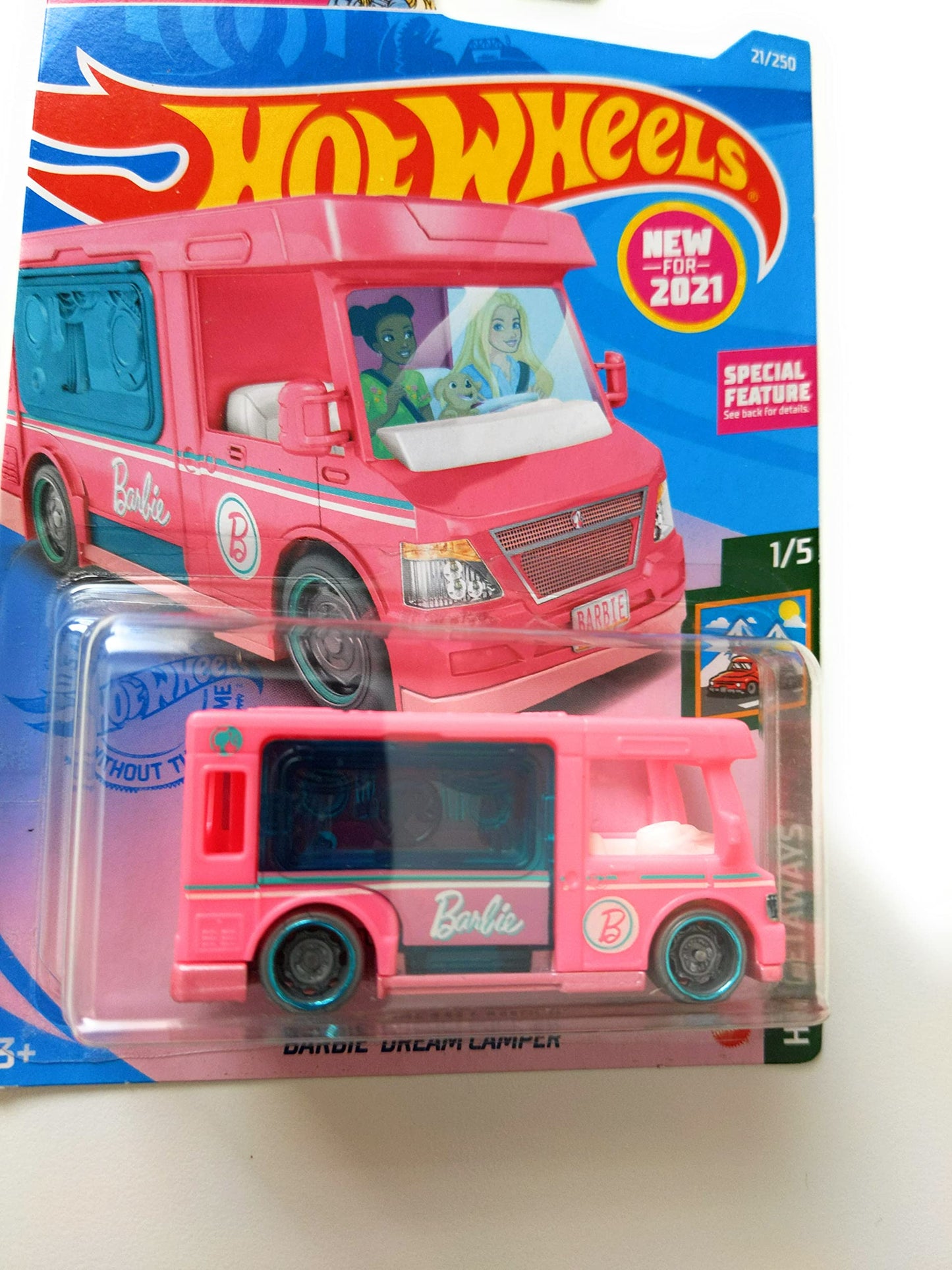 Hot Wheels Barbie Dream Camper 21/250