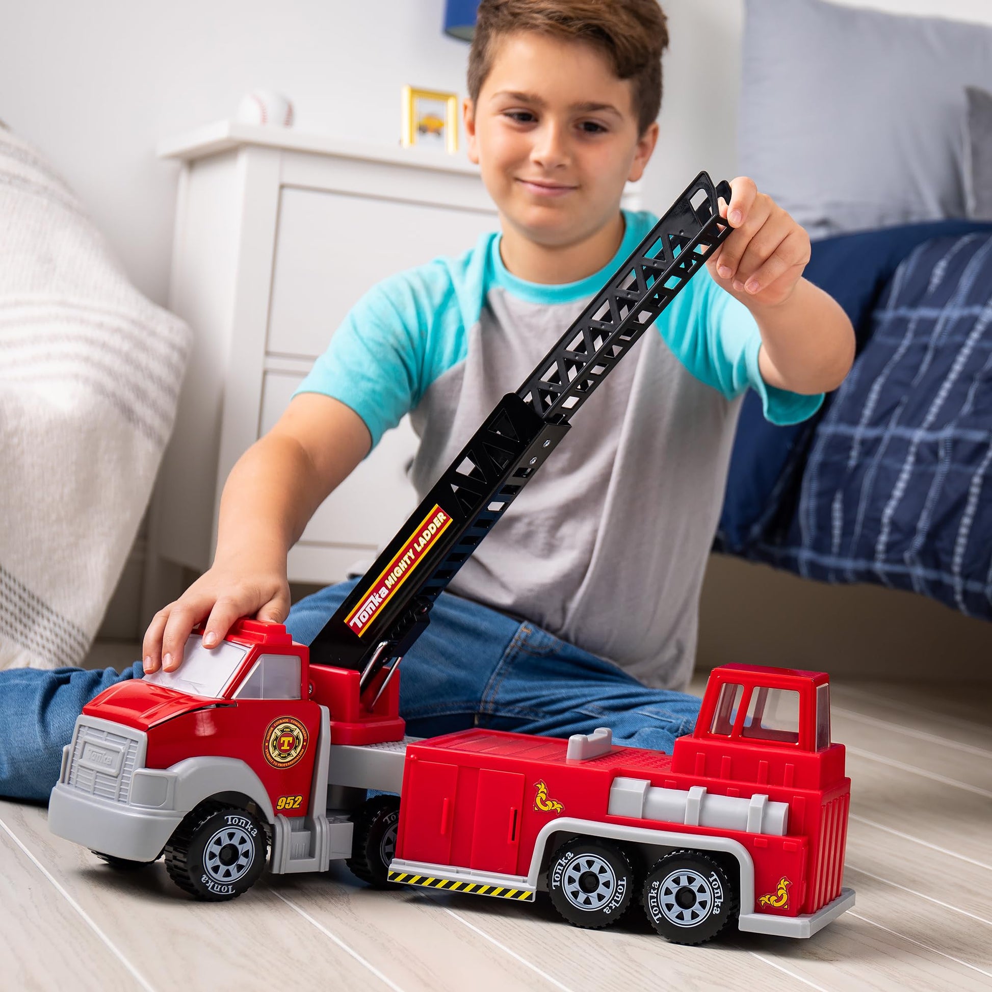 Tonka Steel Classics Hook N’ Ladder Fire Truck - Made with Steel & Sturdy Plastic, Red Toy Construction Truck, Boys and Girls, Kids, Toddlers, Ages 3+