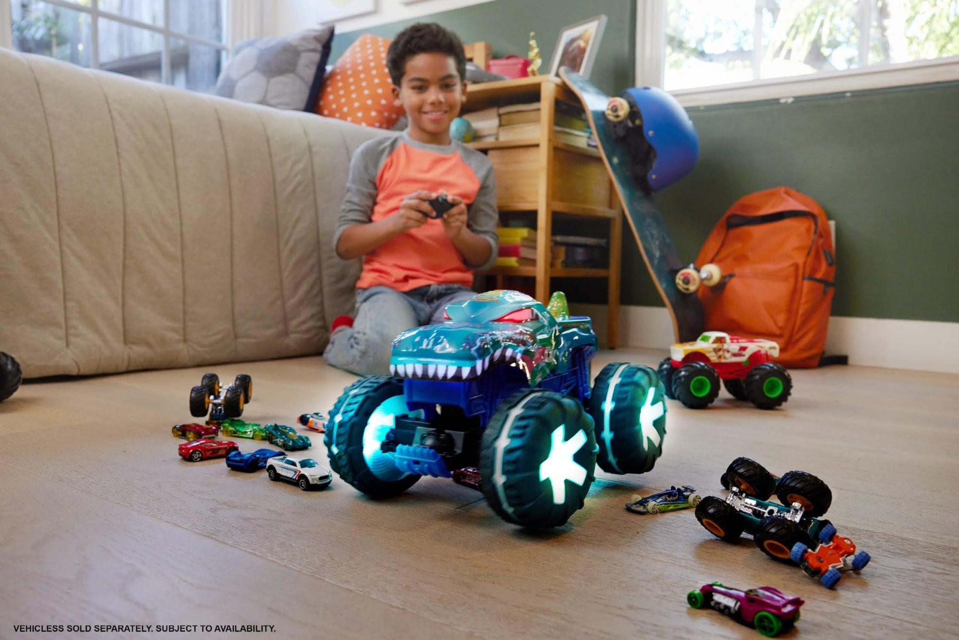 Hot Wheels Monster Trucks 1:15 Scale Mega-Wrex Alive Battery-Powered RC Vehicle with Lights & Sounds