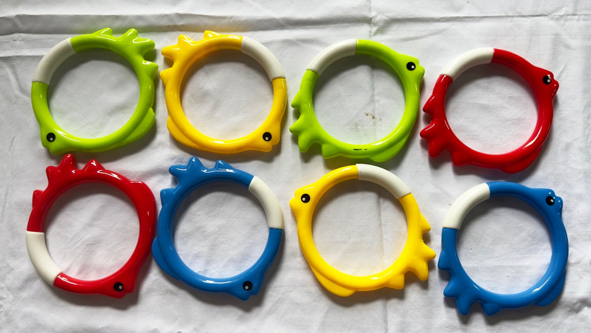 Carykon 8 Pieces of 4 Colors Diving Fish Ring Swimming Pool Toy Diving Retrieve Diving Training Practice Sea Fish Ring Throwing Game