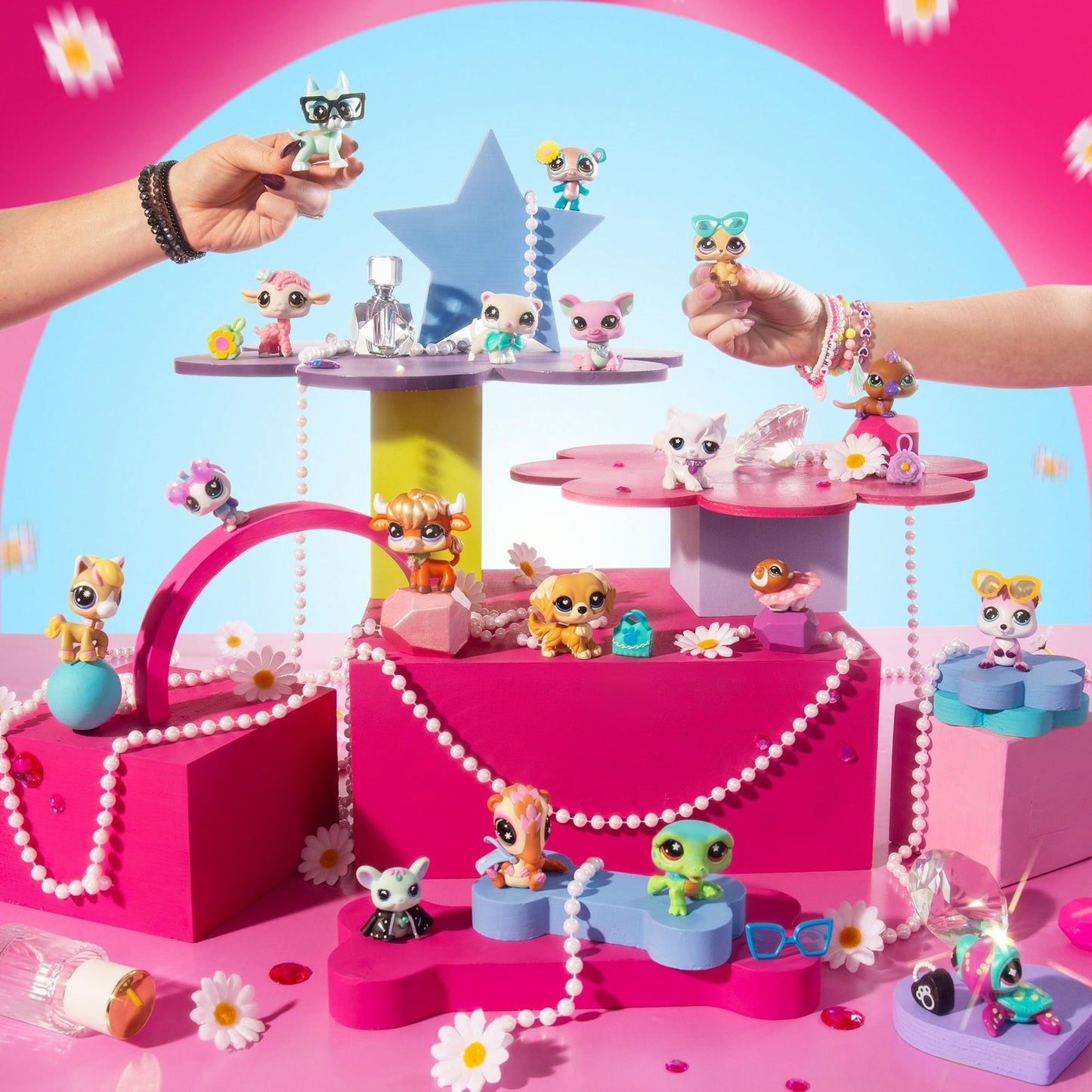 Littlest Pet Shop - Pet Surprise Display, 18 Pet Collector Set - Series 5 - LPS Gen 7, Authentic Mystery Figures, Surprise Collectible Kidult Toy