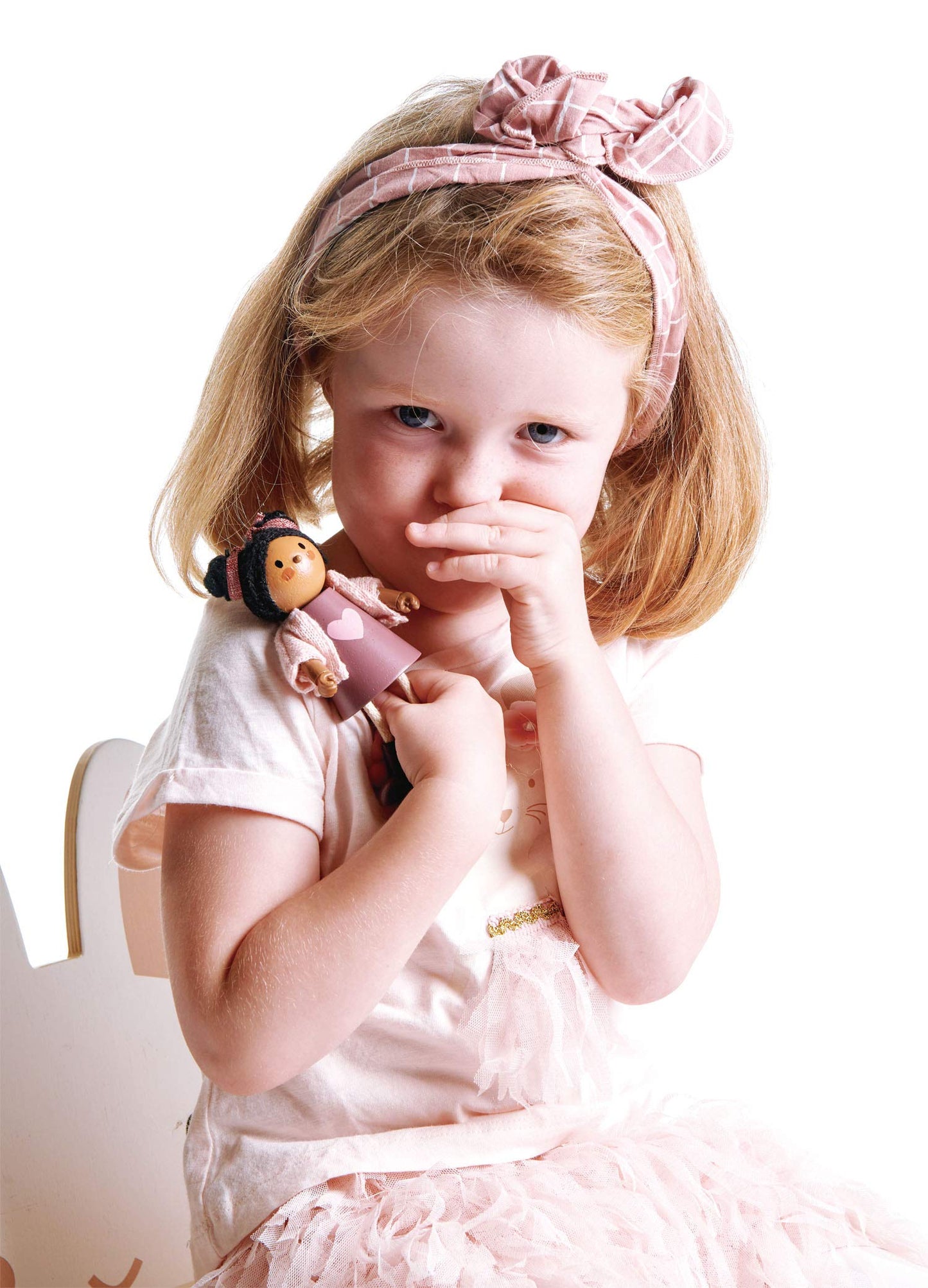 Tender Leaf Toys - Ayana and Her Cat - Wooden Miniatures Flexible Doll, Multicultural Action Figure for Dollhouse - Encourage Creative and Imaginative
