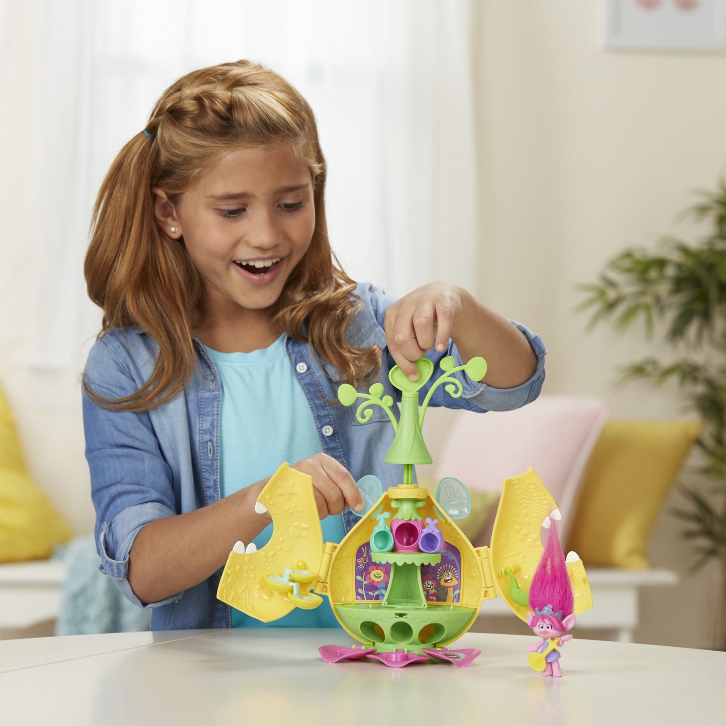 DreamWorks Trolls Camp Critter Pod Playset