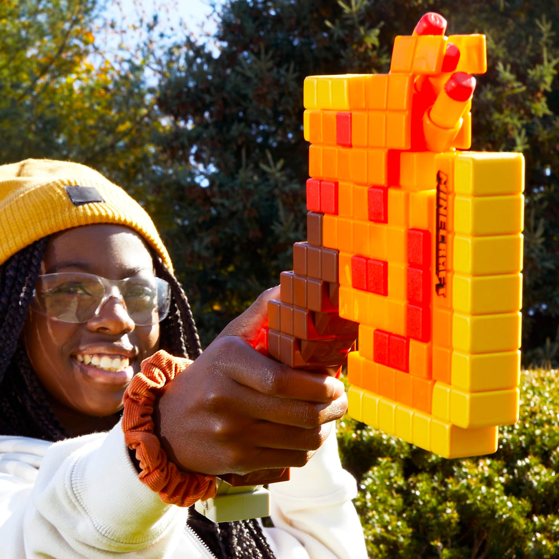 NERF Minecraft Firebrand, Dart Blasting Axe, 6 Elite Foam Darts, Design Inspired by Minecraft Axe in The Game, Pull Down Priming, Minecraft Toys