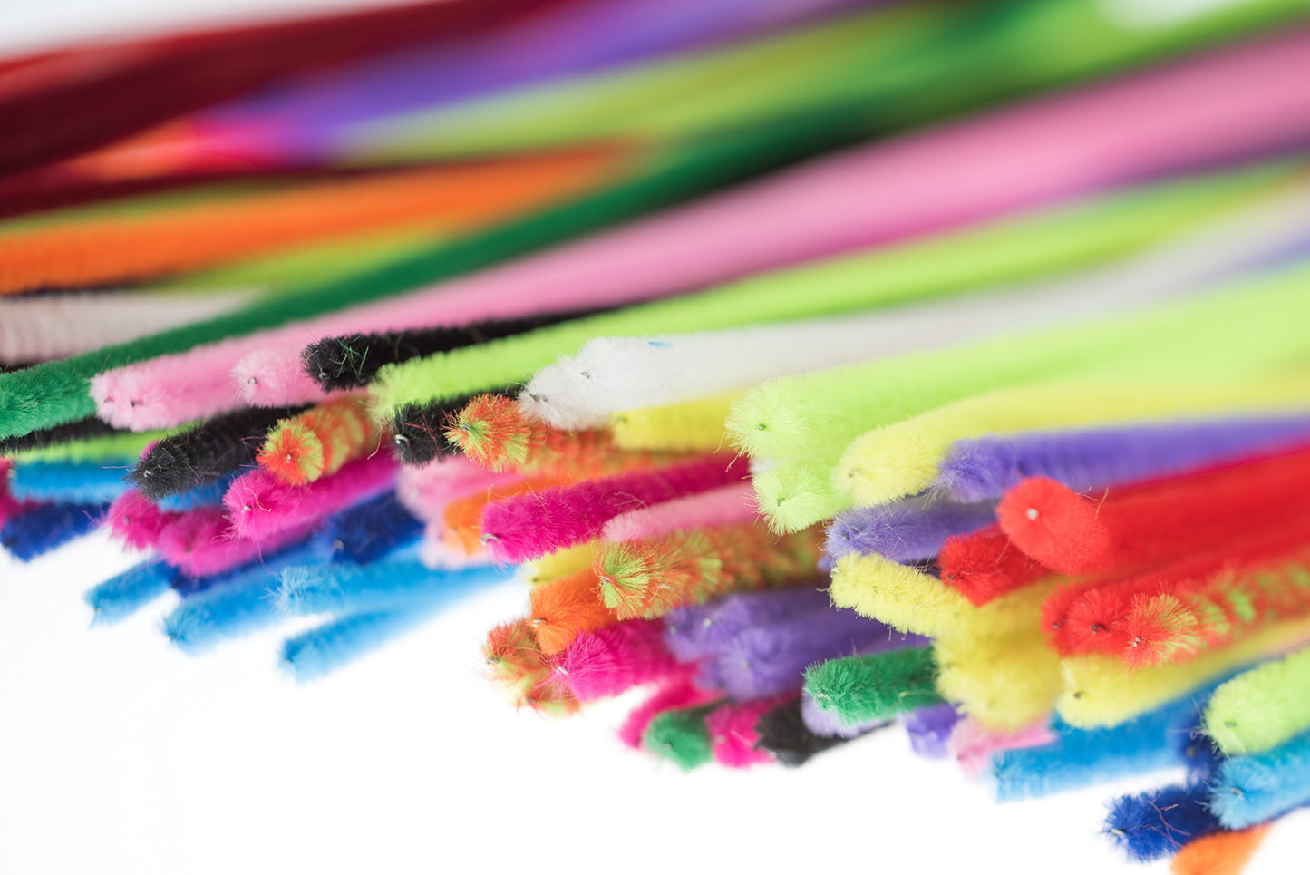 SE 12” Assorted Color Chenille Stem Set/Pipe and Gun Cleaners (150 PC.) - GC-PC615C