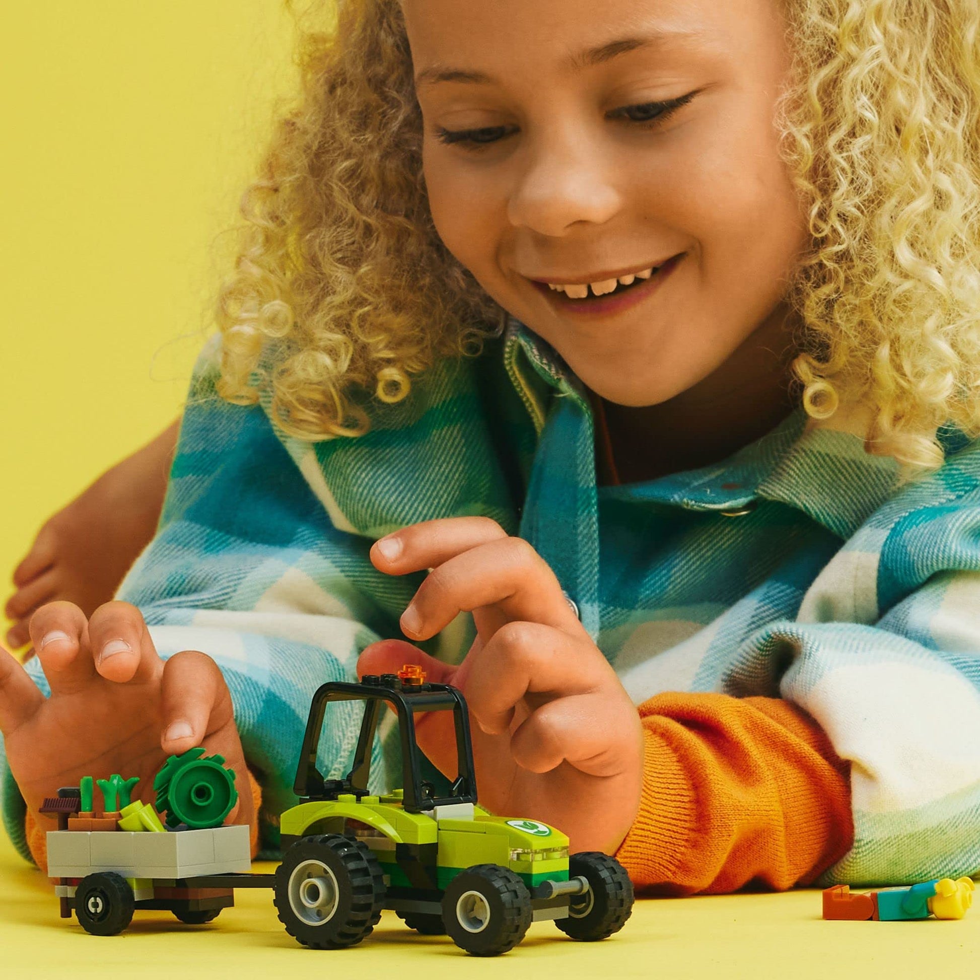 LEGO City Park Tractor 60390, Toy with Trailer for Kids Ages 5 Plus, Farm Vehicle Construction Set with Animal Figures and Gardener Minifigure, Gift