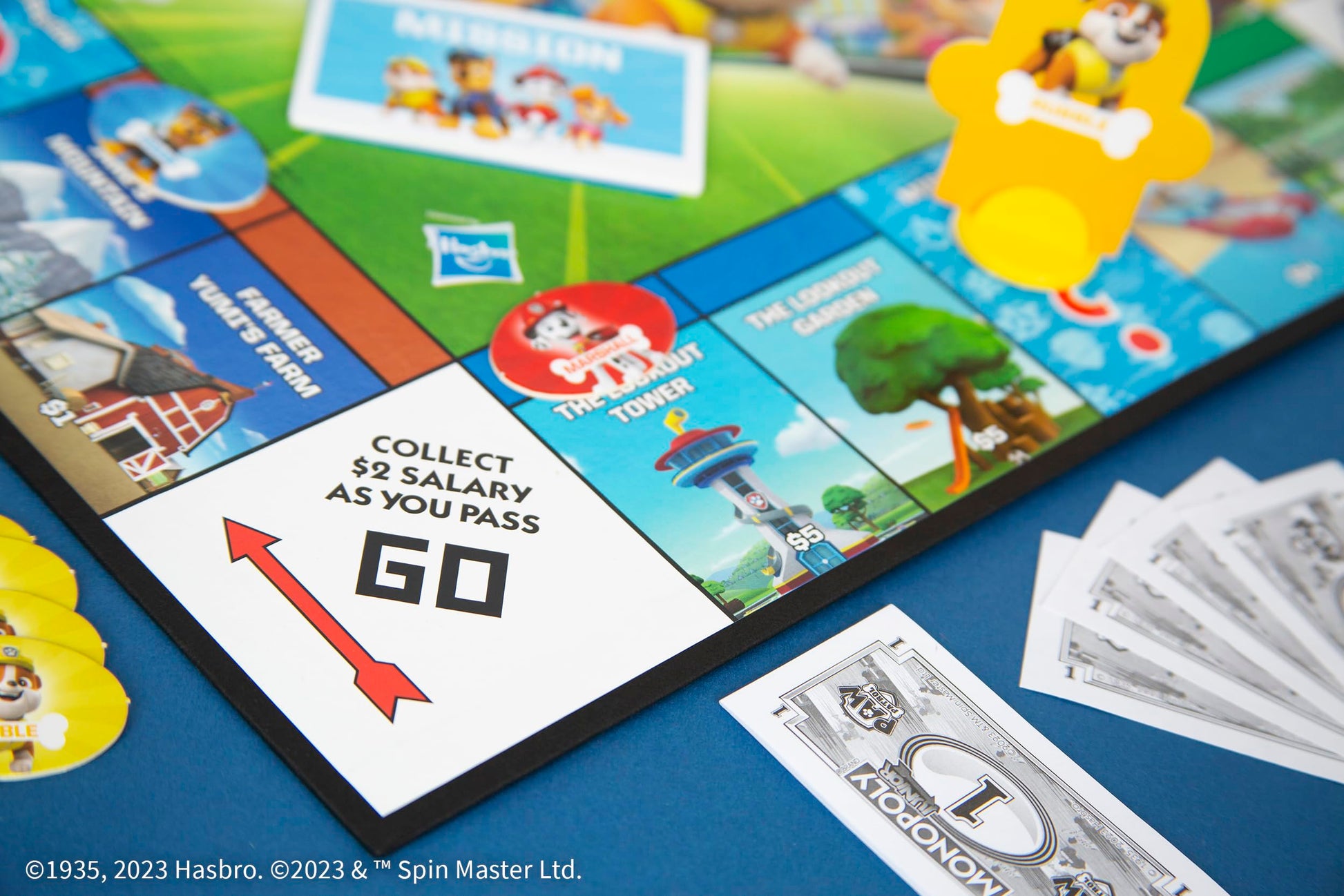 Monopoly JR PAW Patrol Board Game | Featuring Chase, Marshall, Skye, and Rubble | Officially Licensed Nickelodeon PAW Patrol Game | Family-Friendly