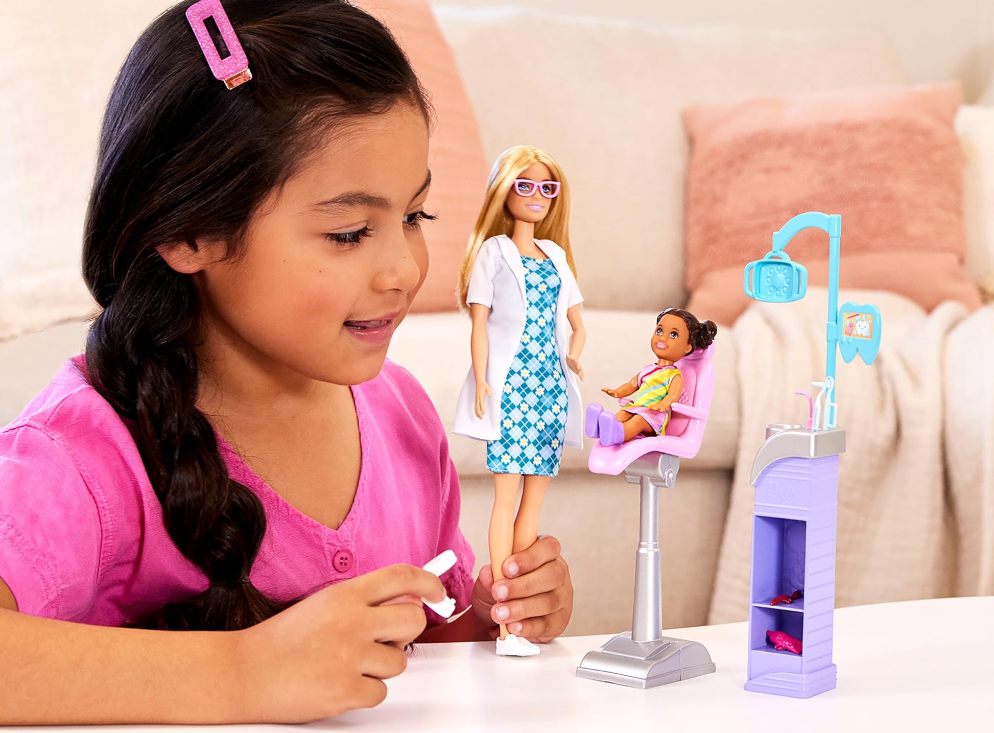 Barbie Careers Playset, Dentist Set with Blonde Fashion Doll & Patient Small Doll, Exam Chair, Sink Station & Accessories
