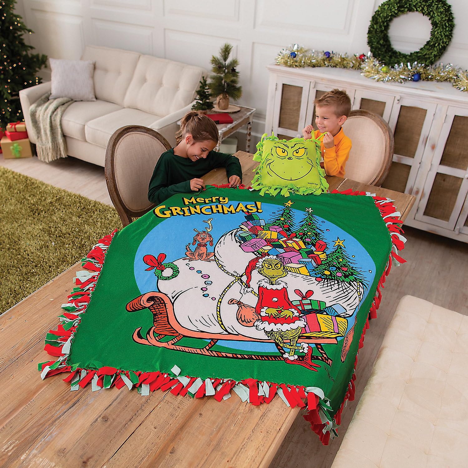 Fun Express Dr. Seuss The Grinch Christmas Fleece Tied Pillow Craft Kit - Makes 6 No-Sew Plush Pillows | Holiday Decorations & Gifts for Kids