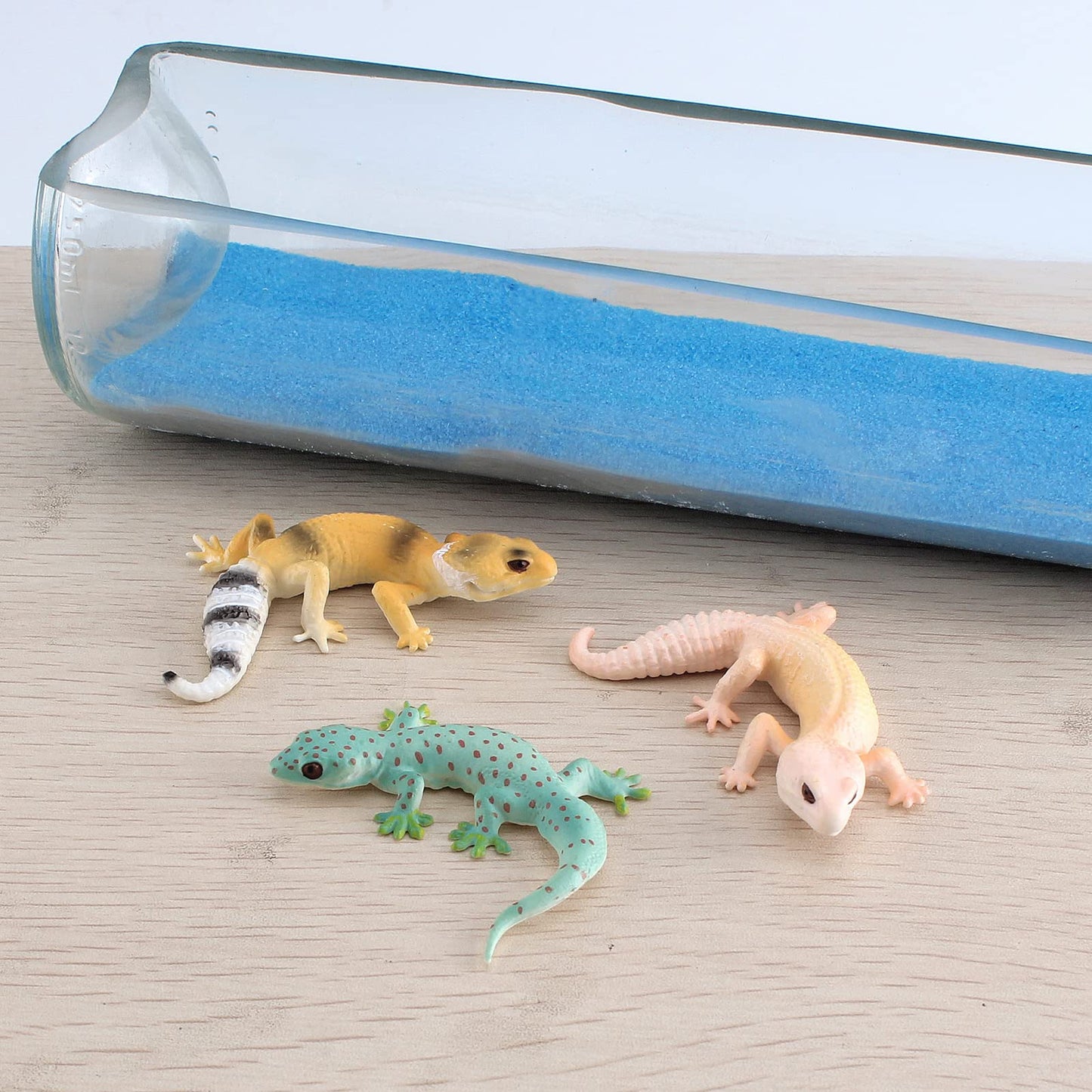 BRETOYIN Mini Chameleon Toys Figures Realistic Lizard Figures 3PCS Tropical Forest Animals Figurines School Project Model for Kids Toddlers Birthday