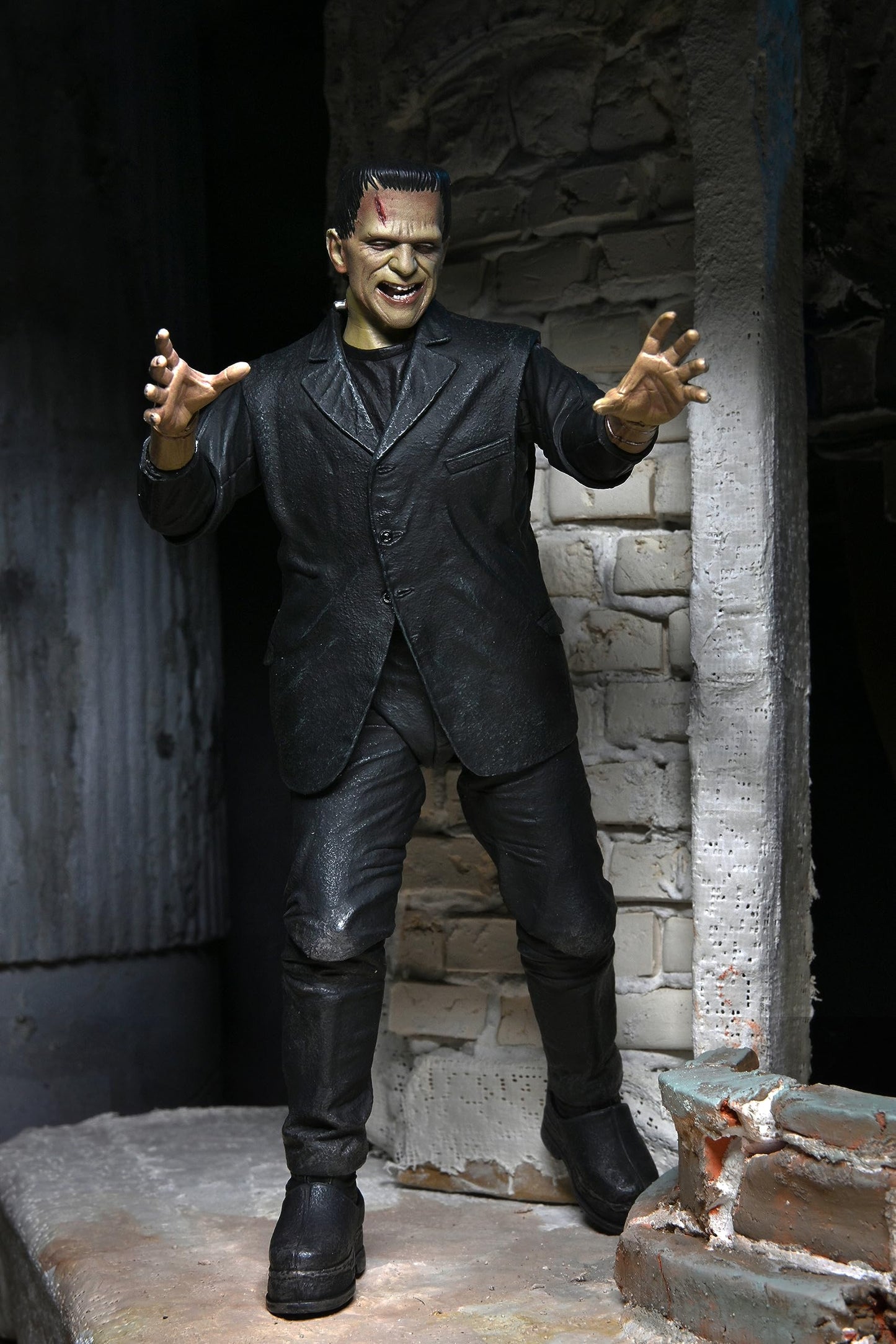 Universal Monsters - Ultimate Frankenstein's Monster (Color) 7” Scale Action Figure