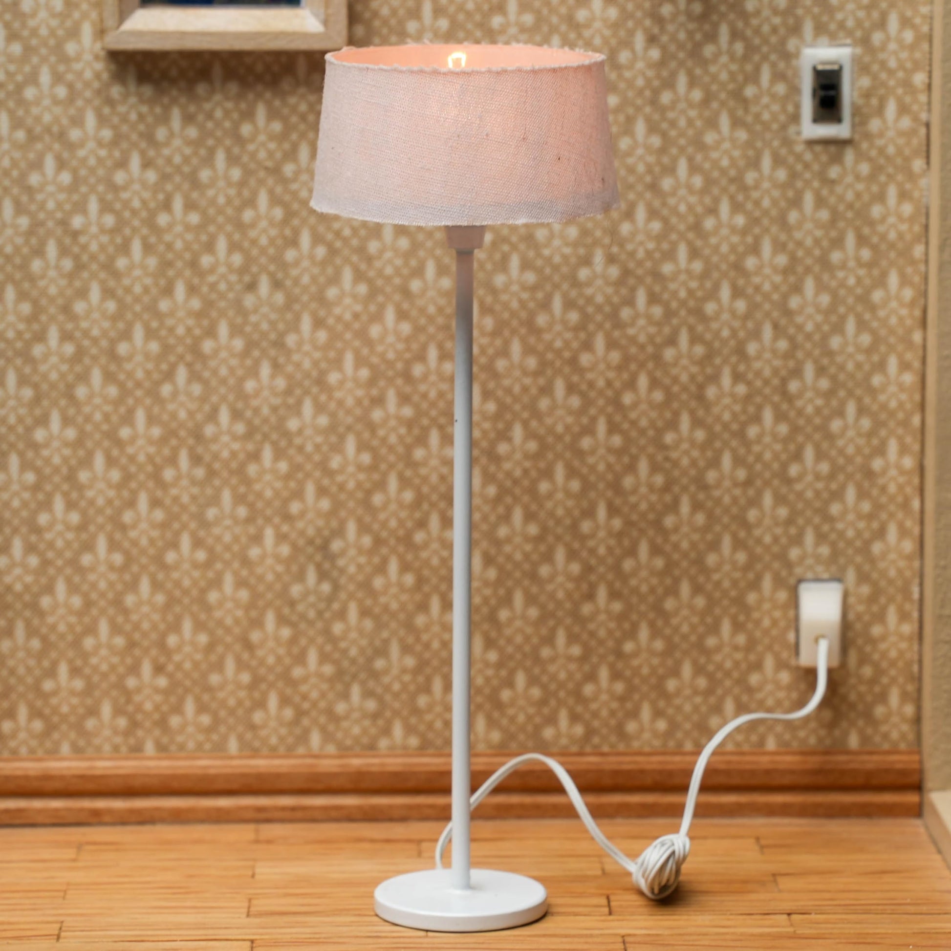 Waldosia 1:12 Scale Miniature Floor Lamp - 12 Volt w/Plug