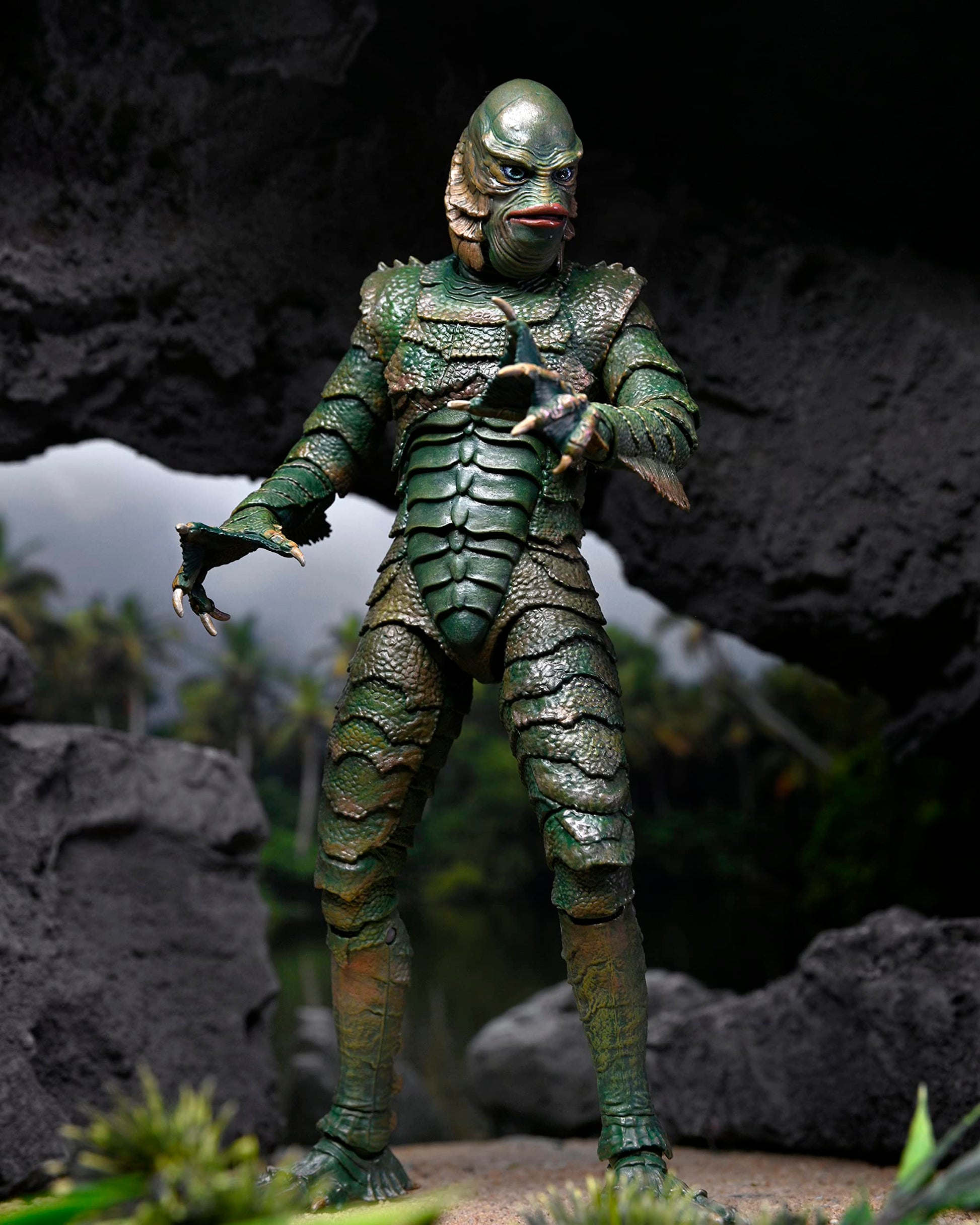 NECA - Universal Monsters - 7” Scale Action Figure - 7" Ultimate Creature from the Black Lagoon (Color)