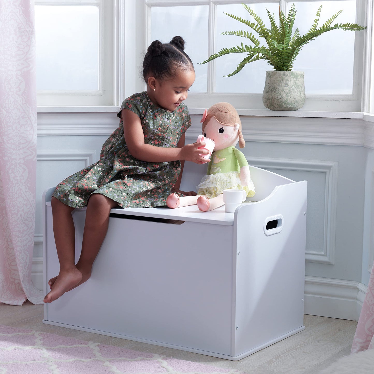 KidKraft Austin Wooden Toy Box/Bench with Safety Hinged Lid, White, Gift for Ages 3+, Amazon Exclusive