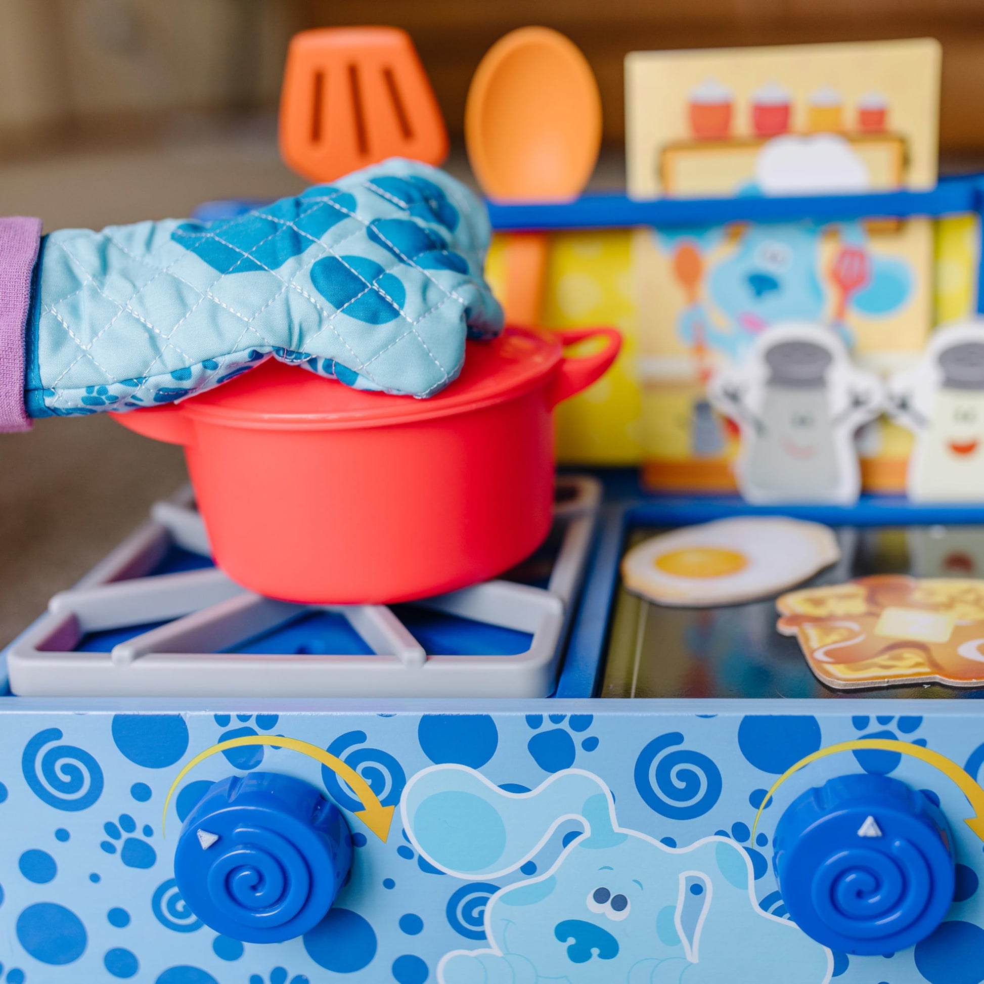 Melissa & Doug Blue's Clues & You! Wooden Cooking Play Set (42 Pieces)
