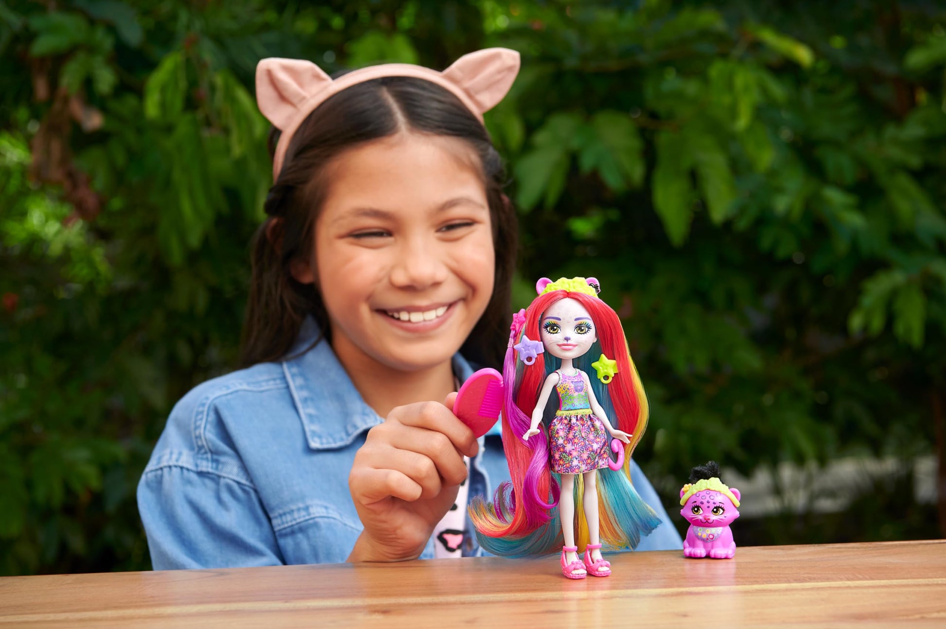 Enchantimals Persida Panther and Mistery Sunshine Beach Hair Doll, Animal Figure and Accessories, Coloured Dresses, HTJ69