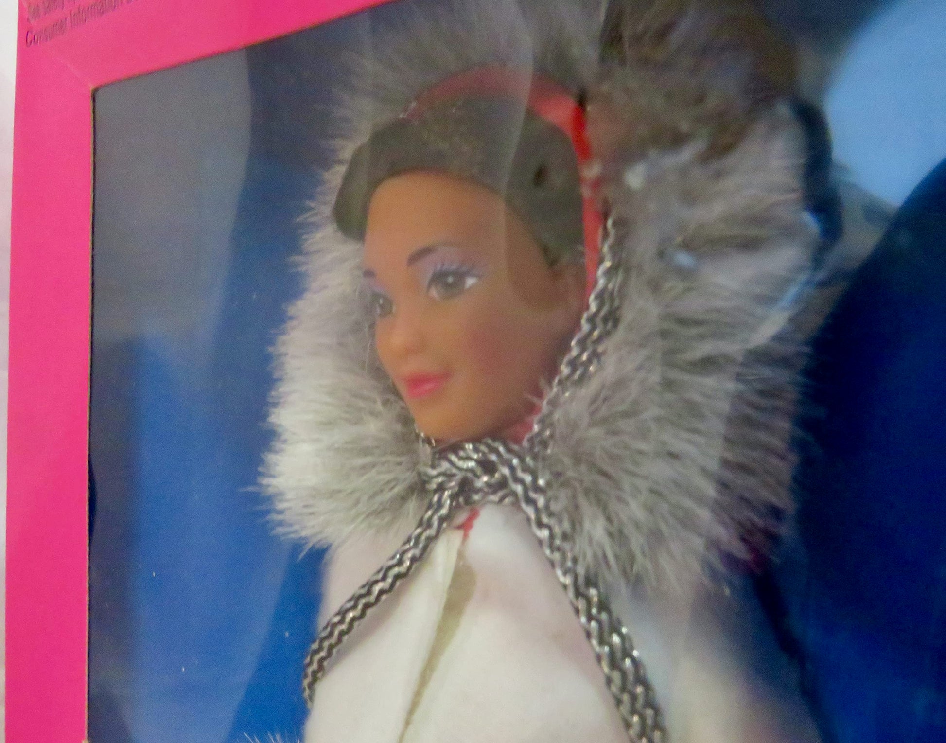 Dolls of the World Collection-Eskimo Barbie-Special Edition-1990