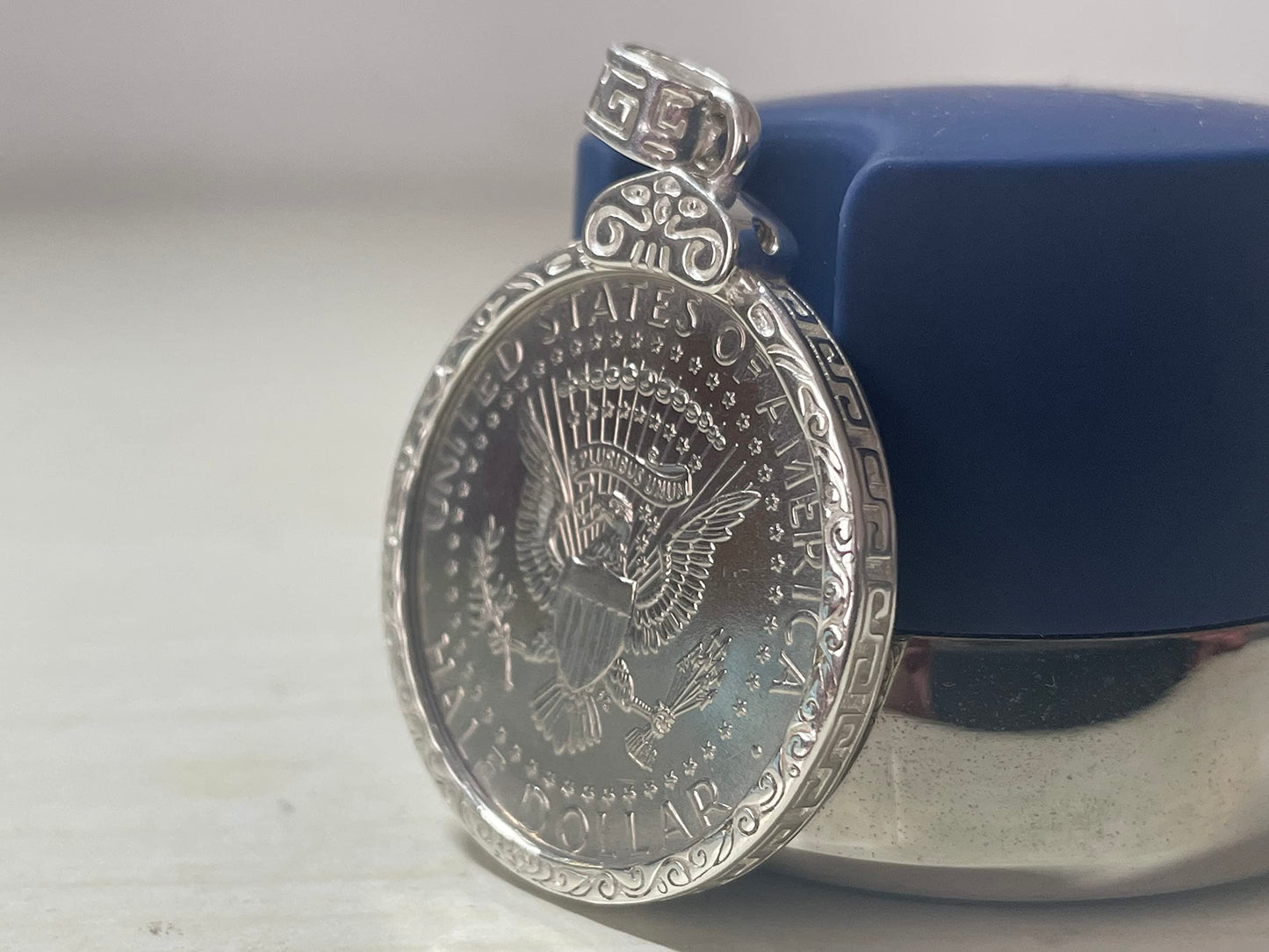 Geruibi Sterling Silver 50 cent Border Screw Top Coin Border is suitable for 30.64mm diameter 2.15mm thickness Coins, Coins Not Included